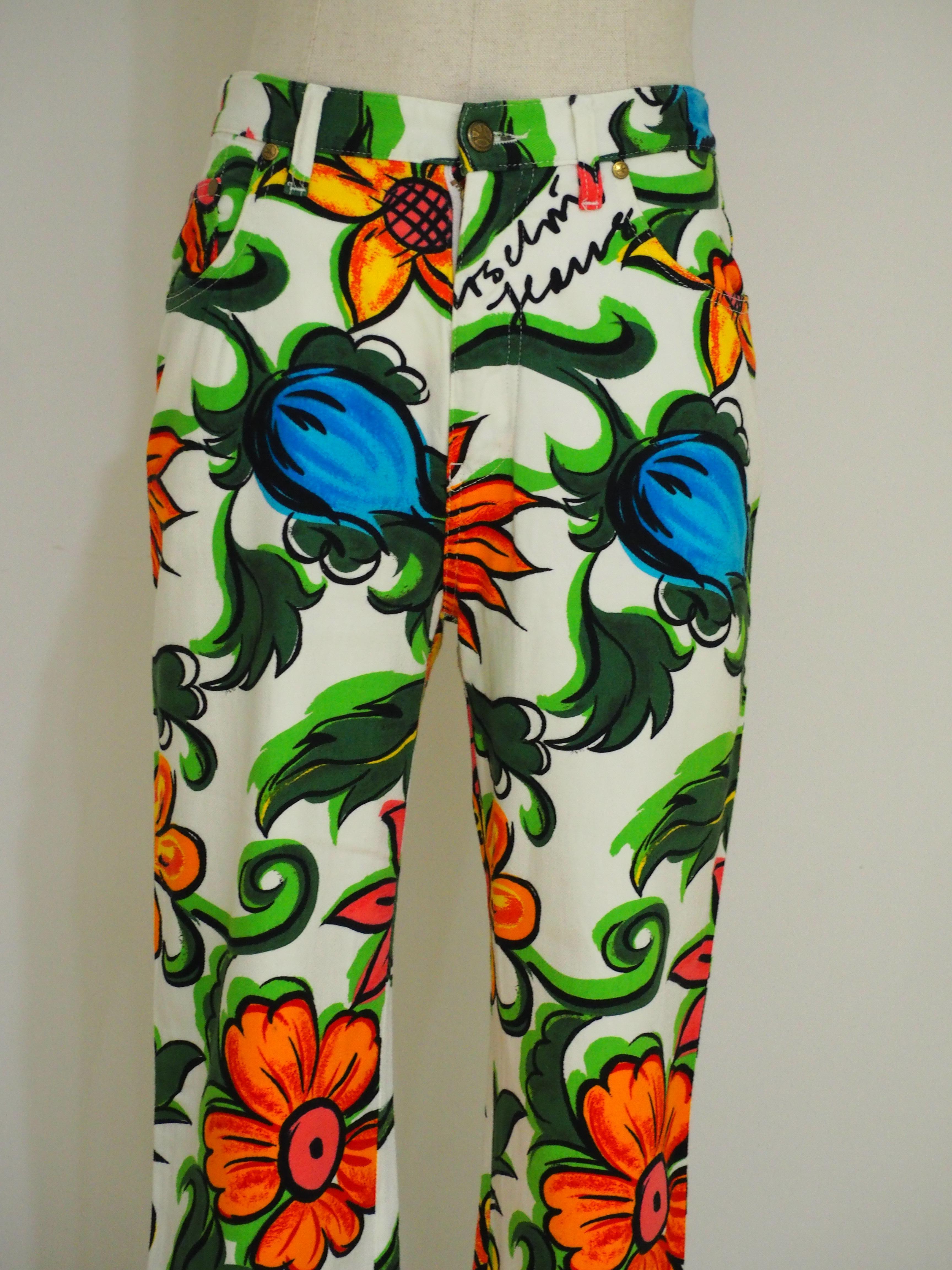 Moschino white flowers cotton pants In Excellent Condition In Capri, IT