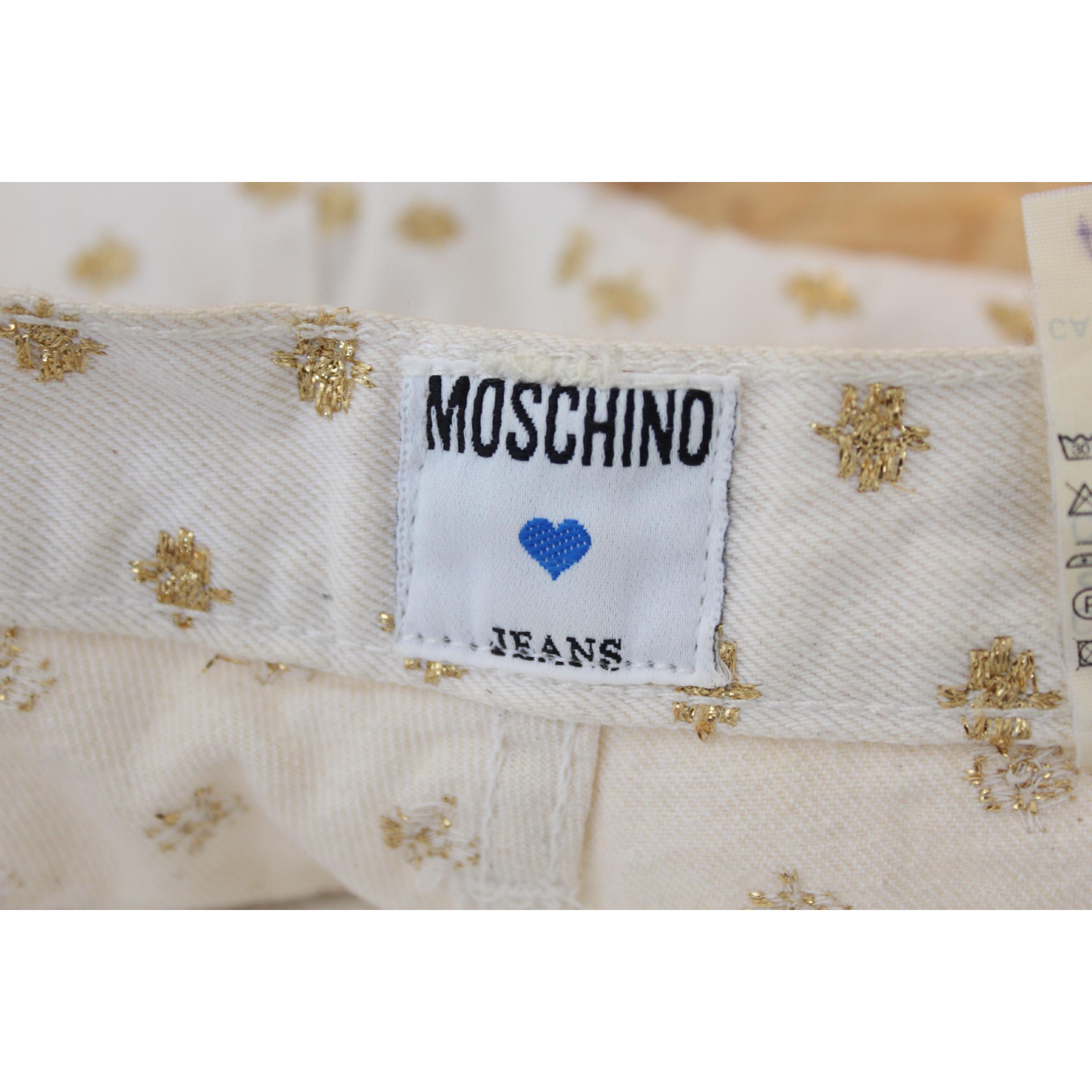 Moschino - Pantalon taille haute à fleurs en denim de coton blanc et or en vente 3