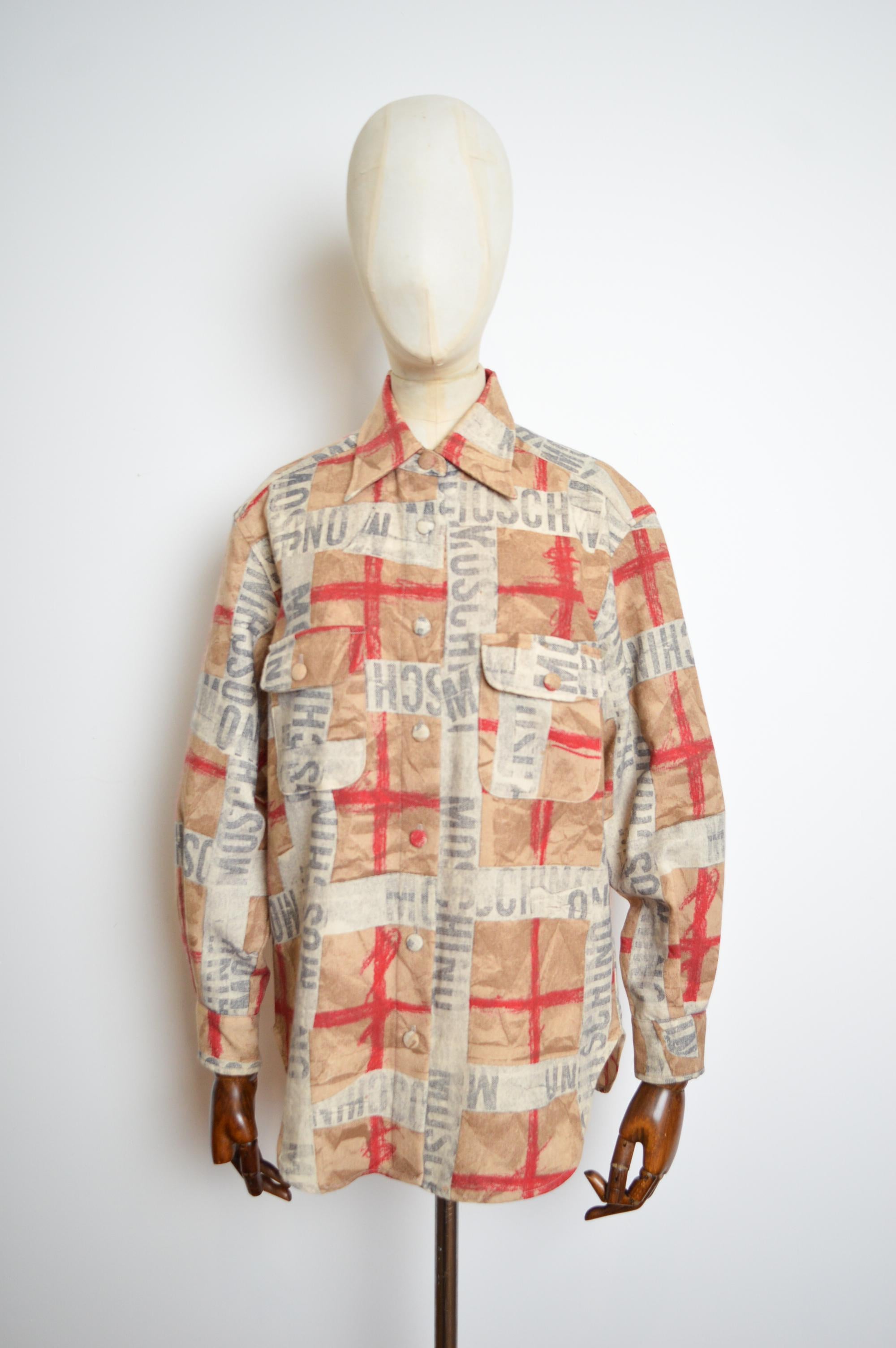 Moschino Laine 1990 bouton vers le bas chemise à manches longues avec sortilèges Shaket Bon état - En vente à Sheffield, GB