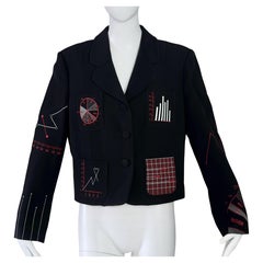 MOSCHINO "You Can't Judge a Girl By Her Clothes" (Man kann ein Mädchen nicht nach seinen Kleidern beurteilen) Grafik und Graft Novelty Jacket