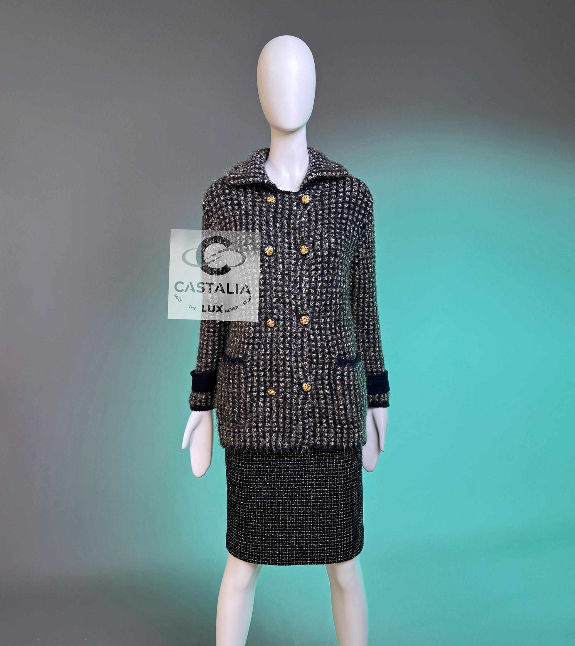 Black CHANEL 9K$ Relic CC Eagle Buttons Sequin Jacket 38 FR For Sale