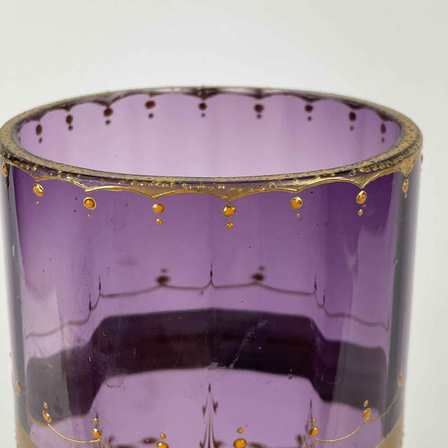 20ième siècle Vase en verre Moser Art Nouveau couleur laveur violet et or, circa 1920 en vente