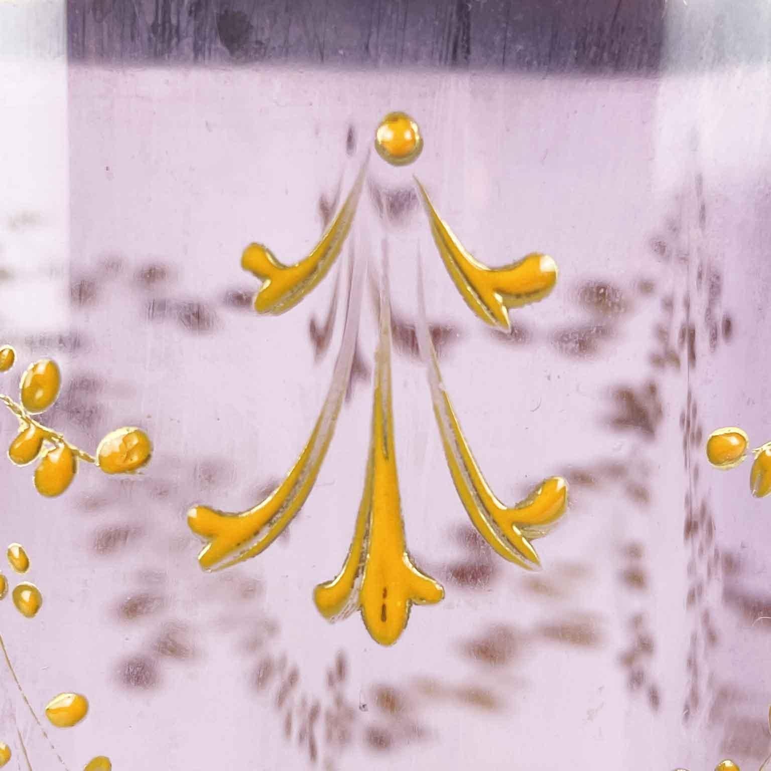Verre d'art Vase en verre Moser Art Nouveau couleur laveur violet et or, circa 1920 en vente