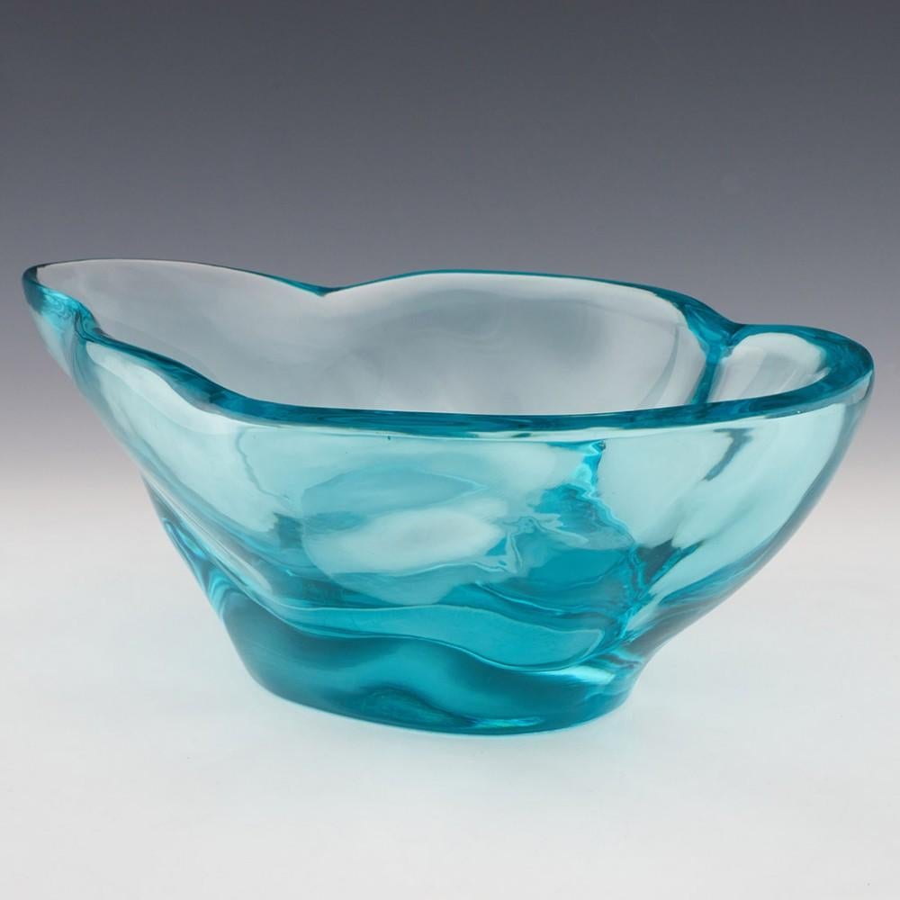 Moser Biomorphic Beryl Bowl by Vera Liskova c1950 In Good Condition For Sale In Tunbridge Wells, GB