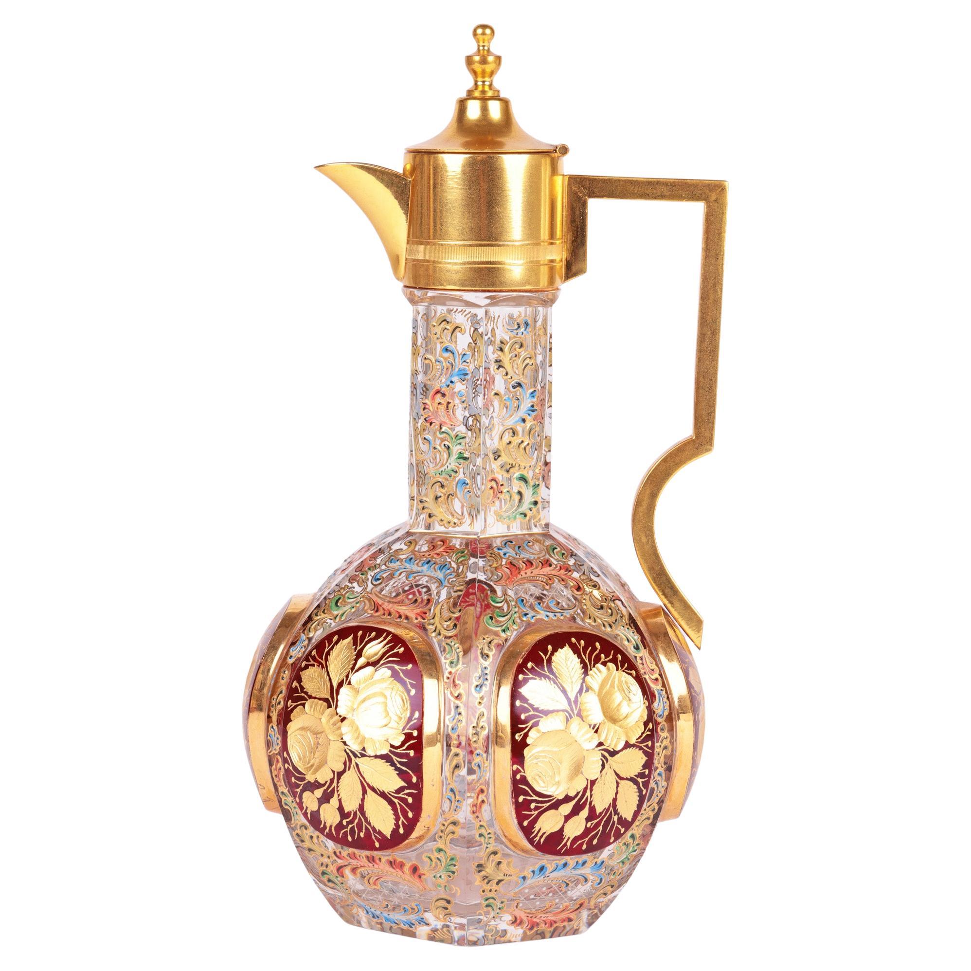 Aguamanil de Bohemia esmaltado de cristal tallado con montura dorada