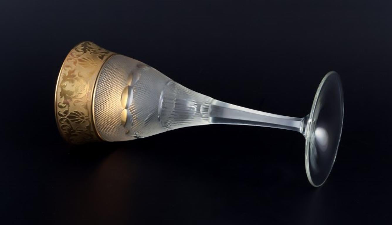 Milieu du XXe siècle Moser, République tchèque. Verre à vin rouge 
