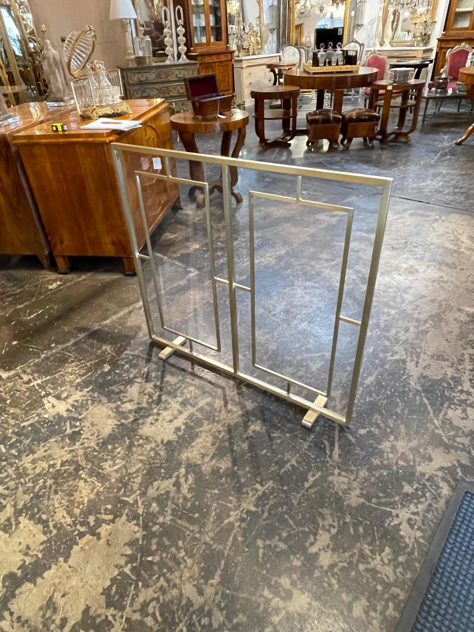 Modern Brass Fire Screen In Good Condition For Sale In Dallas, TX