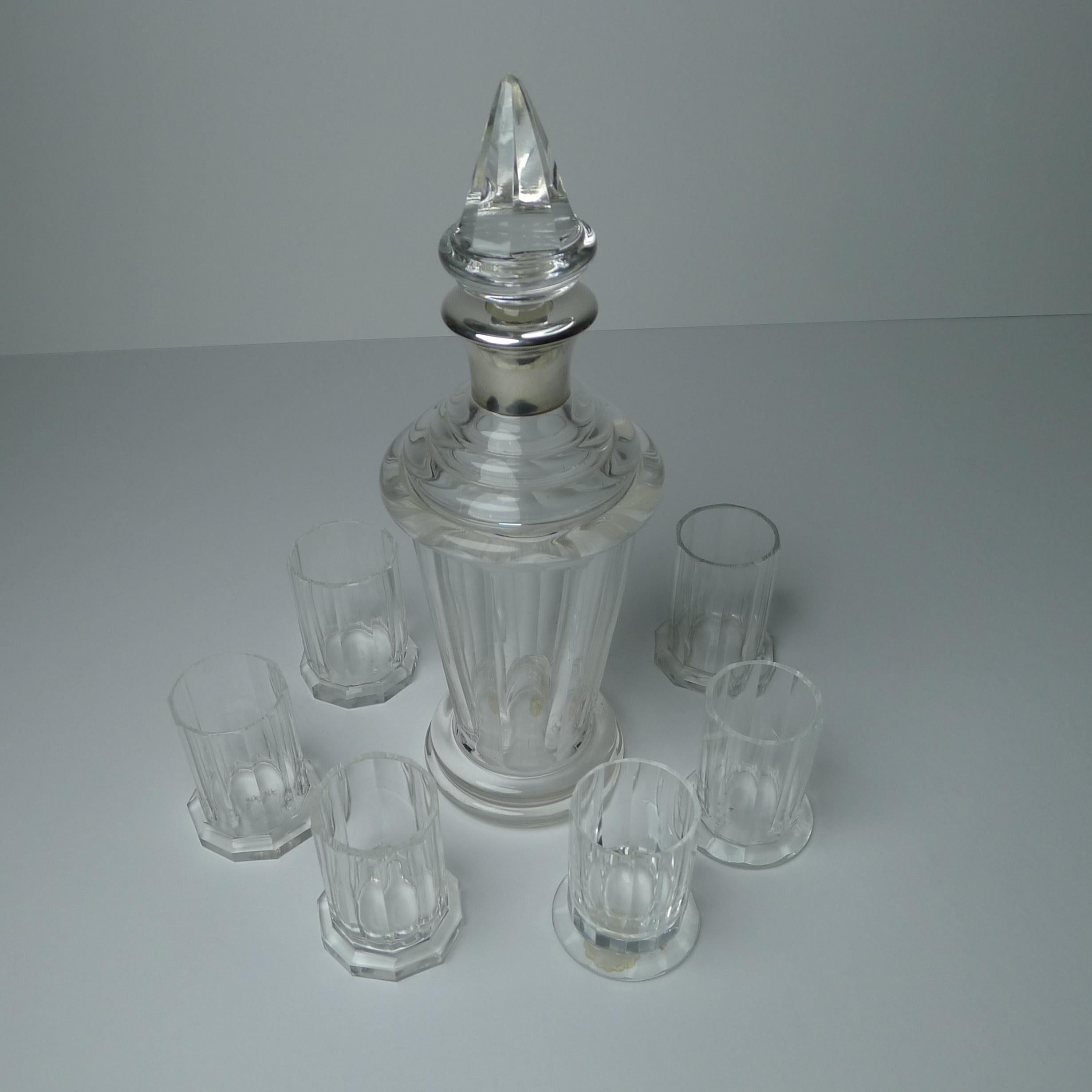 Carafe à liqueur et six verres à liqueur en verre Moser et argent 800 en vente 4