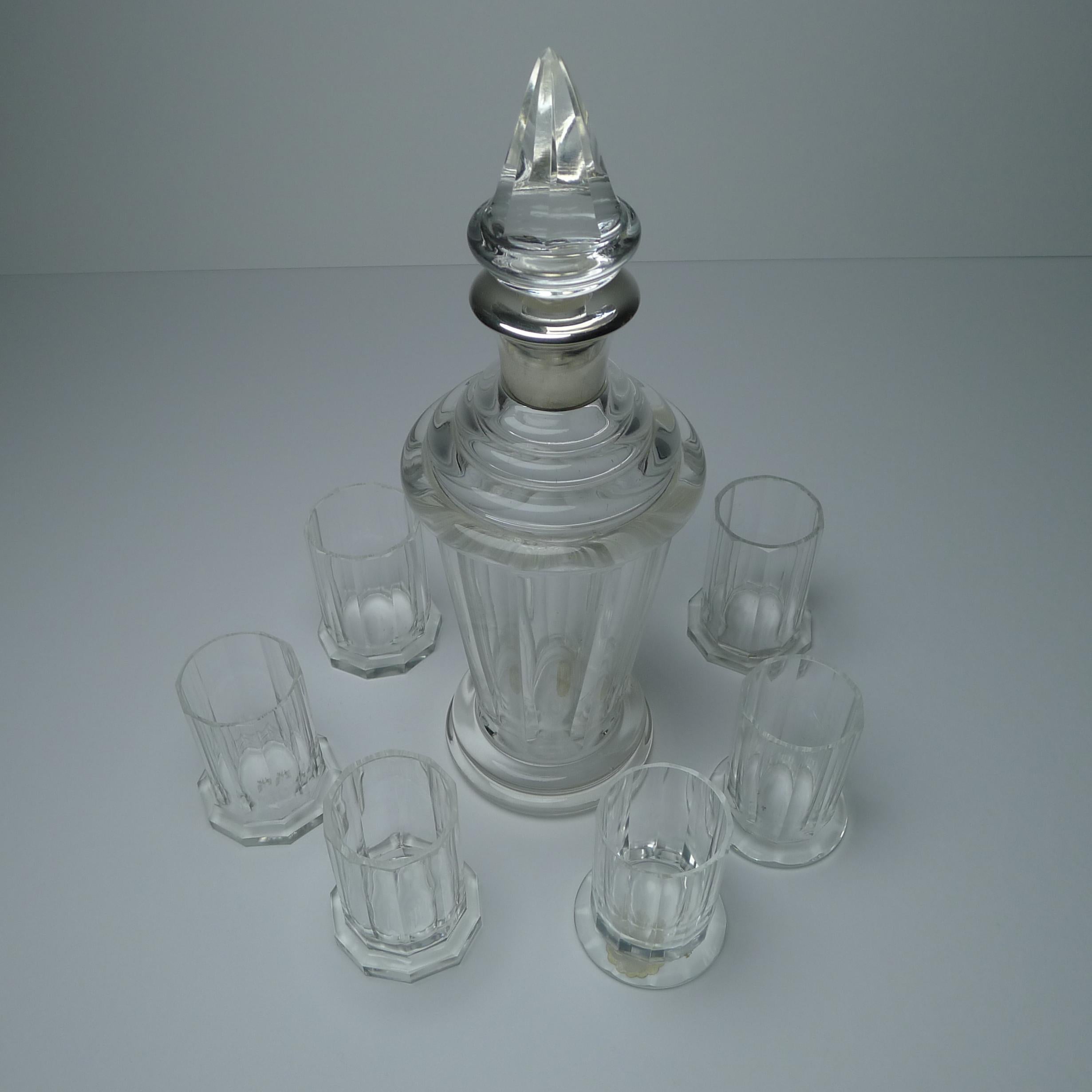 Carafe à liqueur et six verres à liqueur en verre Moser et argent 800 en vente 6