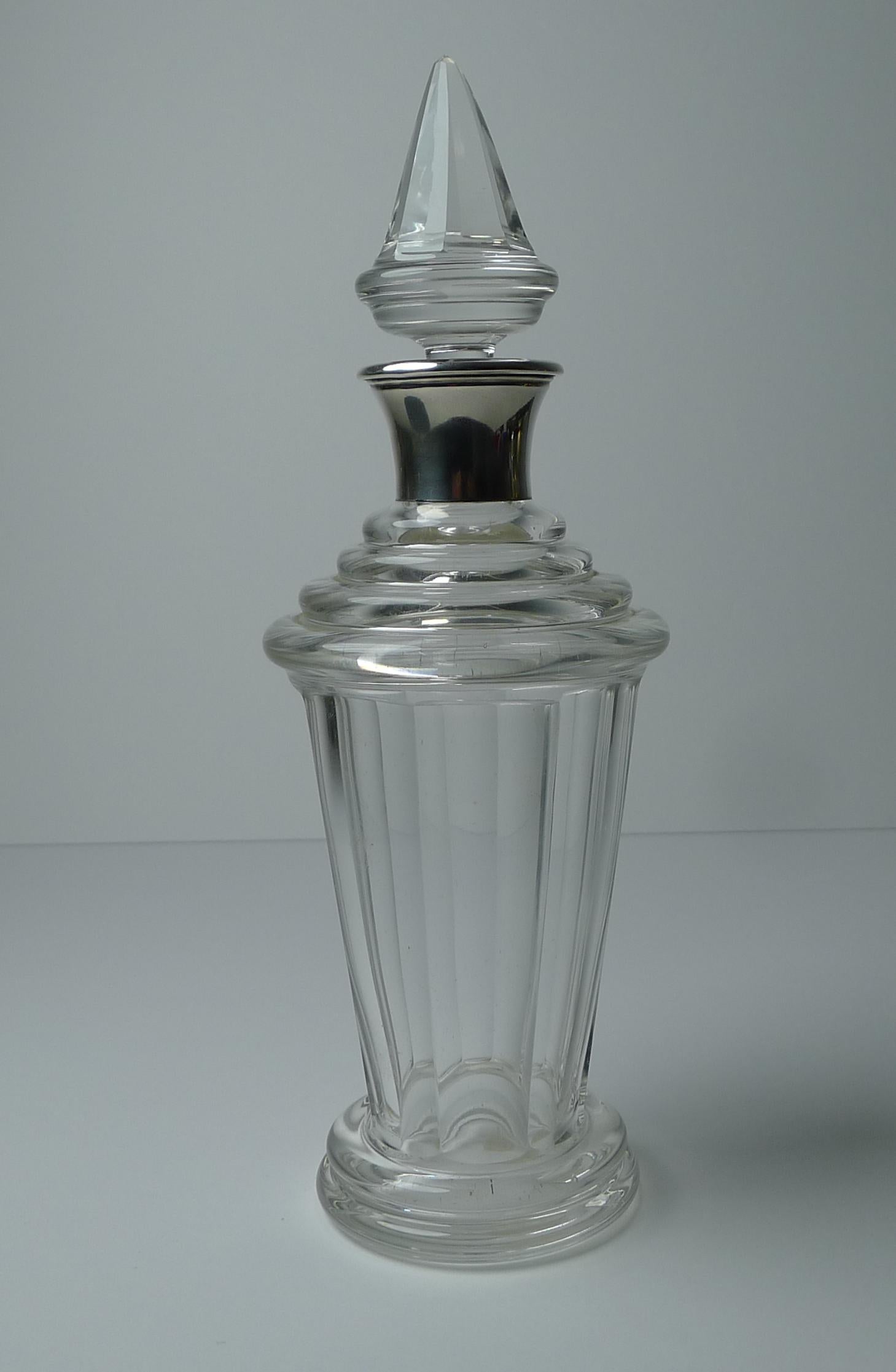 Argent Carafe à liqueur et six verres à liqueur en verre Moser et argent 800 en vente