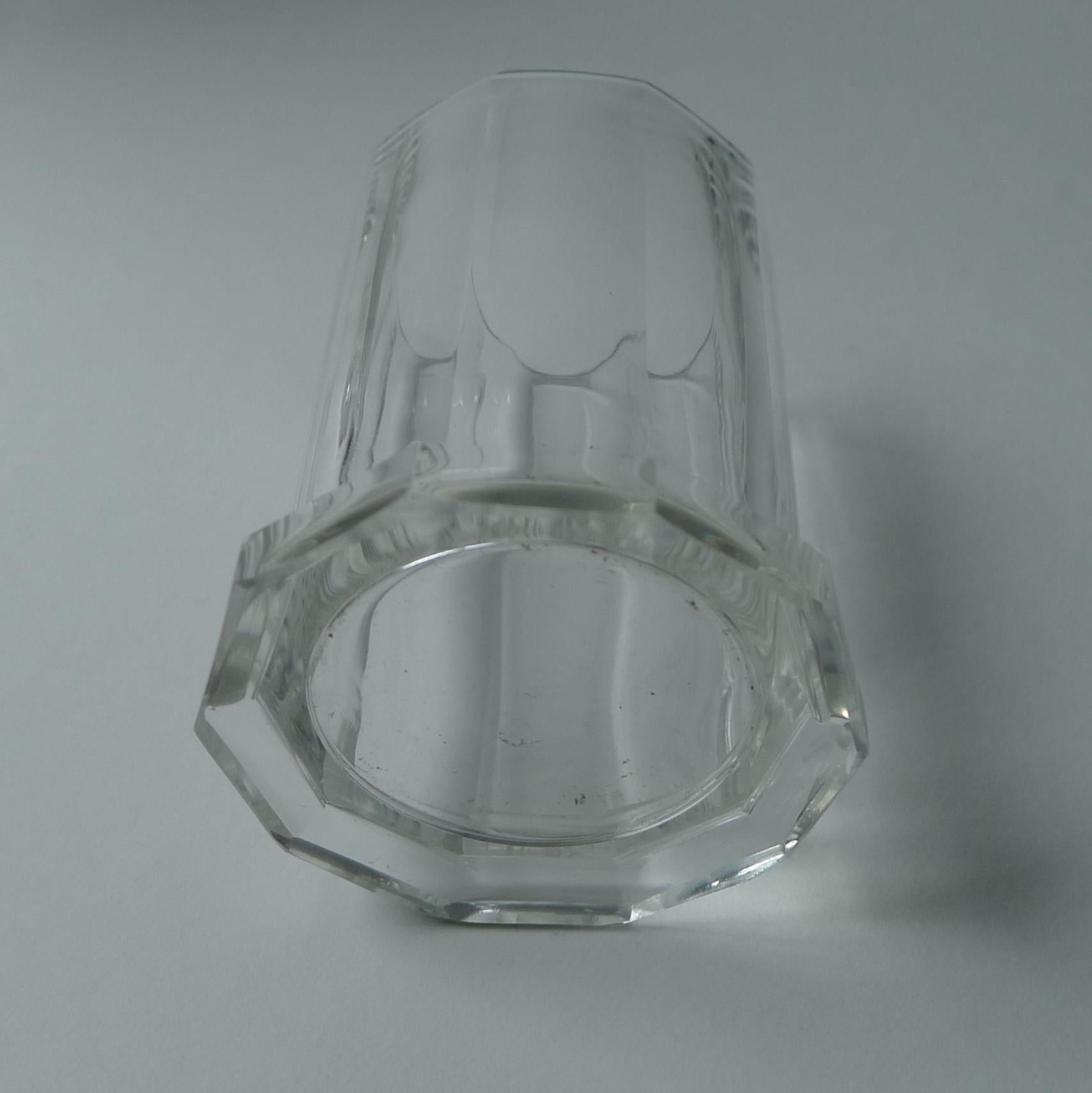 Carafe à liqueur et six verres à liqueur en verre Moser et argent 800 en vente 1