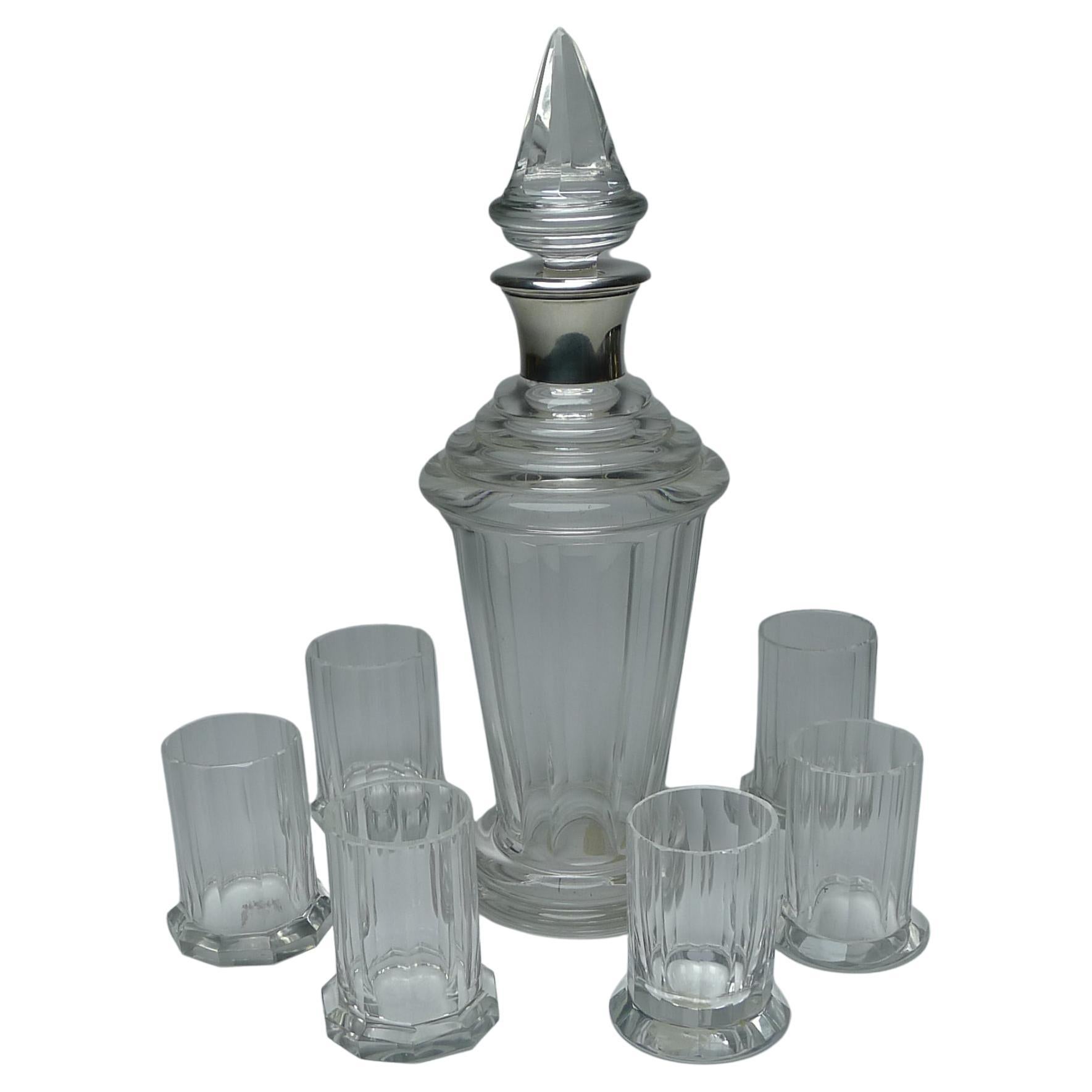 Carafe à liqueur et six verres à liqueur en verre Moser et argent 800