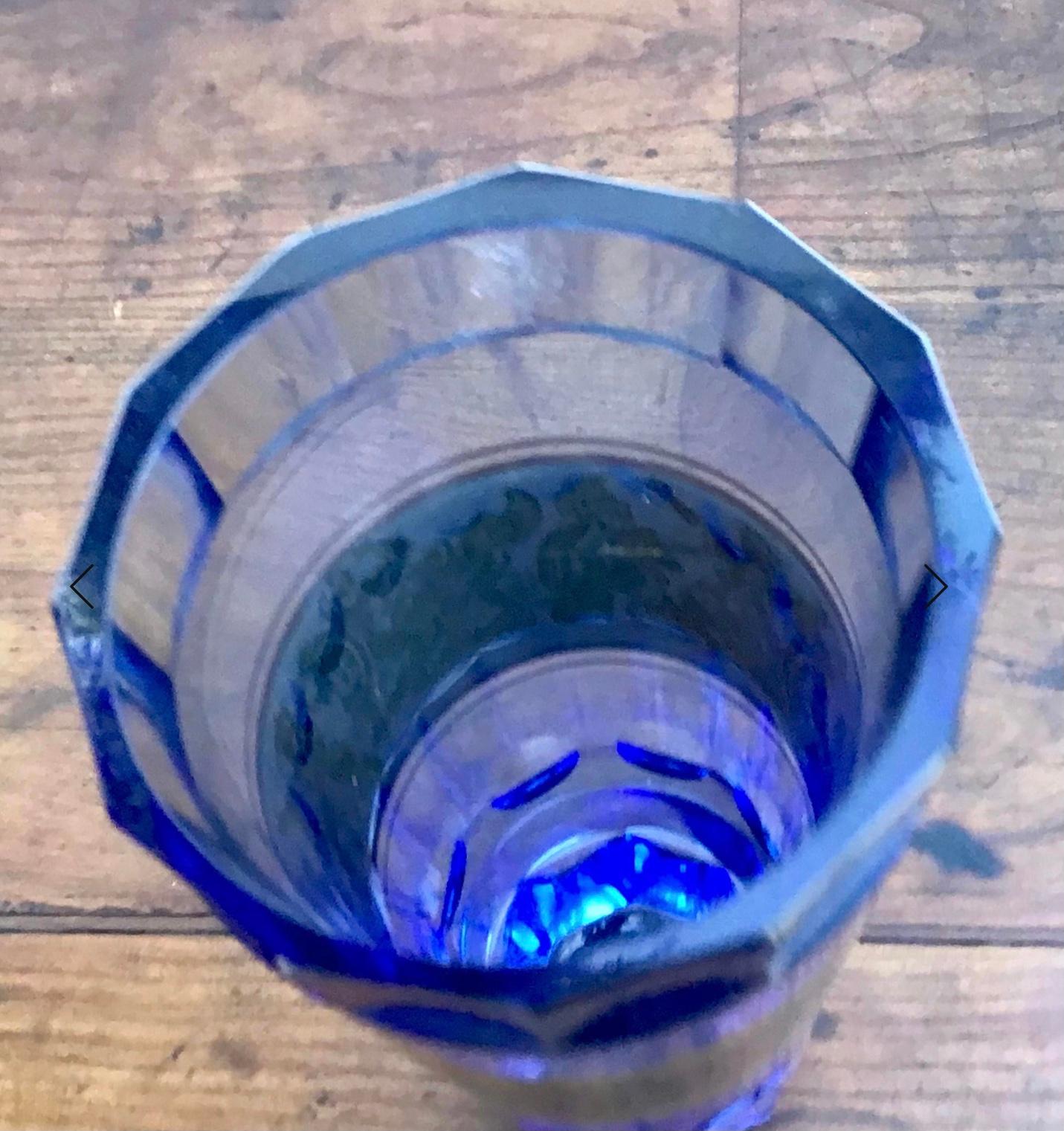 Moser-Glas-Vase aus facettiertem Kristall im Art déco-Stil im Zustand „Gut“ im Angebot in Bradenton, FL