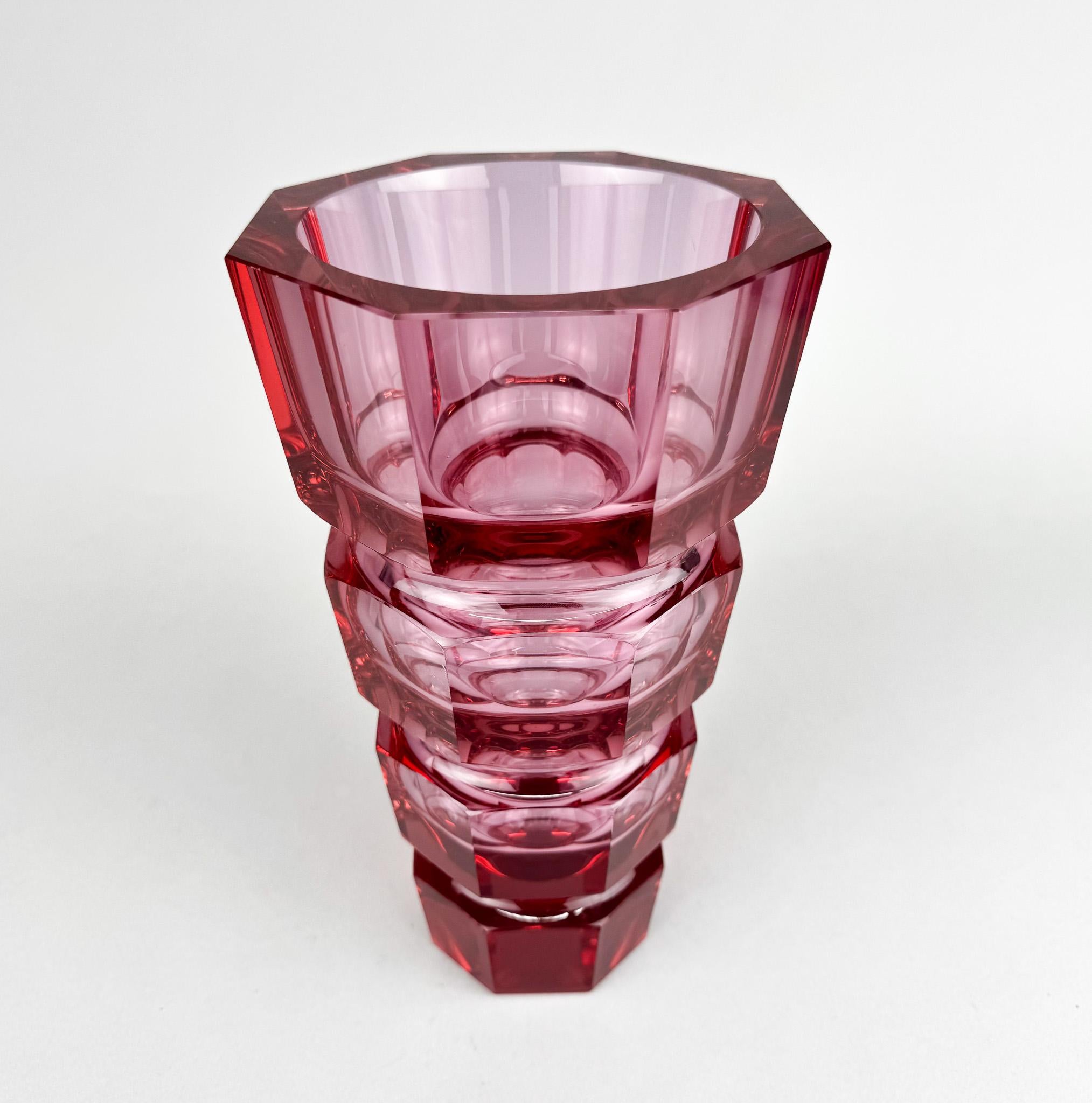 Vase en verre Moser de Josef Hoffmann Bon état à Praha, CZ
