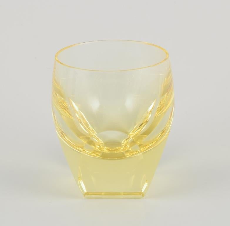Moser, Karlsbad, République tchèque
Un ensemble de six verres à eau colorés dans différentes teintes.
Verre d'art à facettes.
Datant approximativement des années 1940.
Parfait état.
Partiellement marqué.
Dimensions : D 6,0 cm x H 7,0 cm.