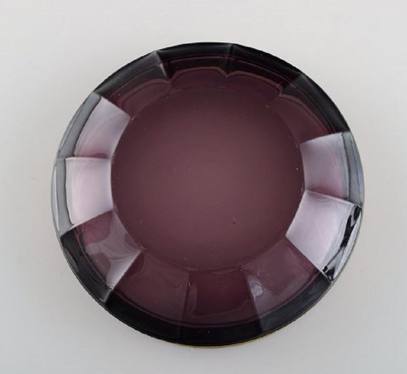 Moser Karlsbad-Keramikgefäß mit Deckel aus lila Kunstglas, 1930er/40er Jahre (Mitte des 20. Jahrhunderts)