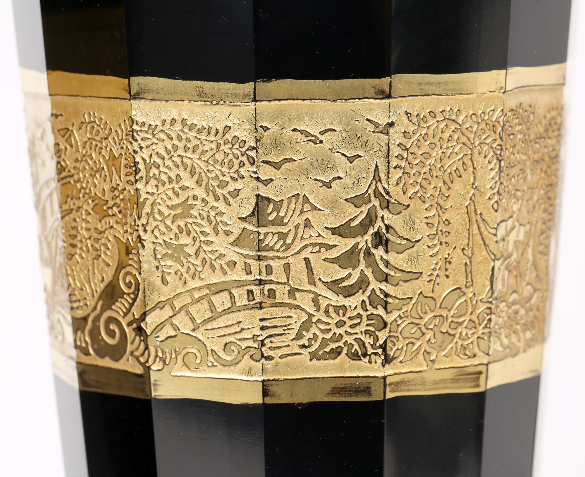 Moser Large Pair Amethyst Pedestal Glasvasen mit chinesischen Designs  im Angebot 7