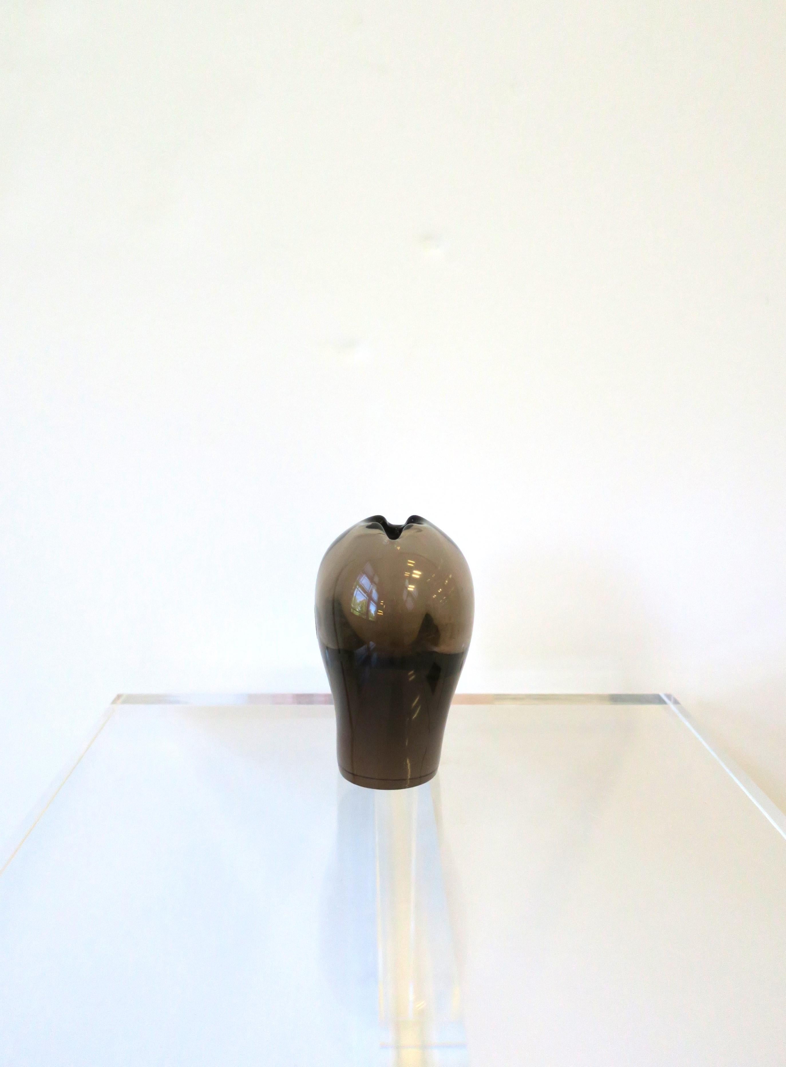Vase aus organischem Rauchglas im Moser-Stil, Tschechisch im Angebot 4