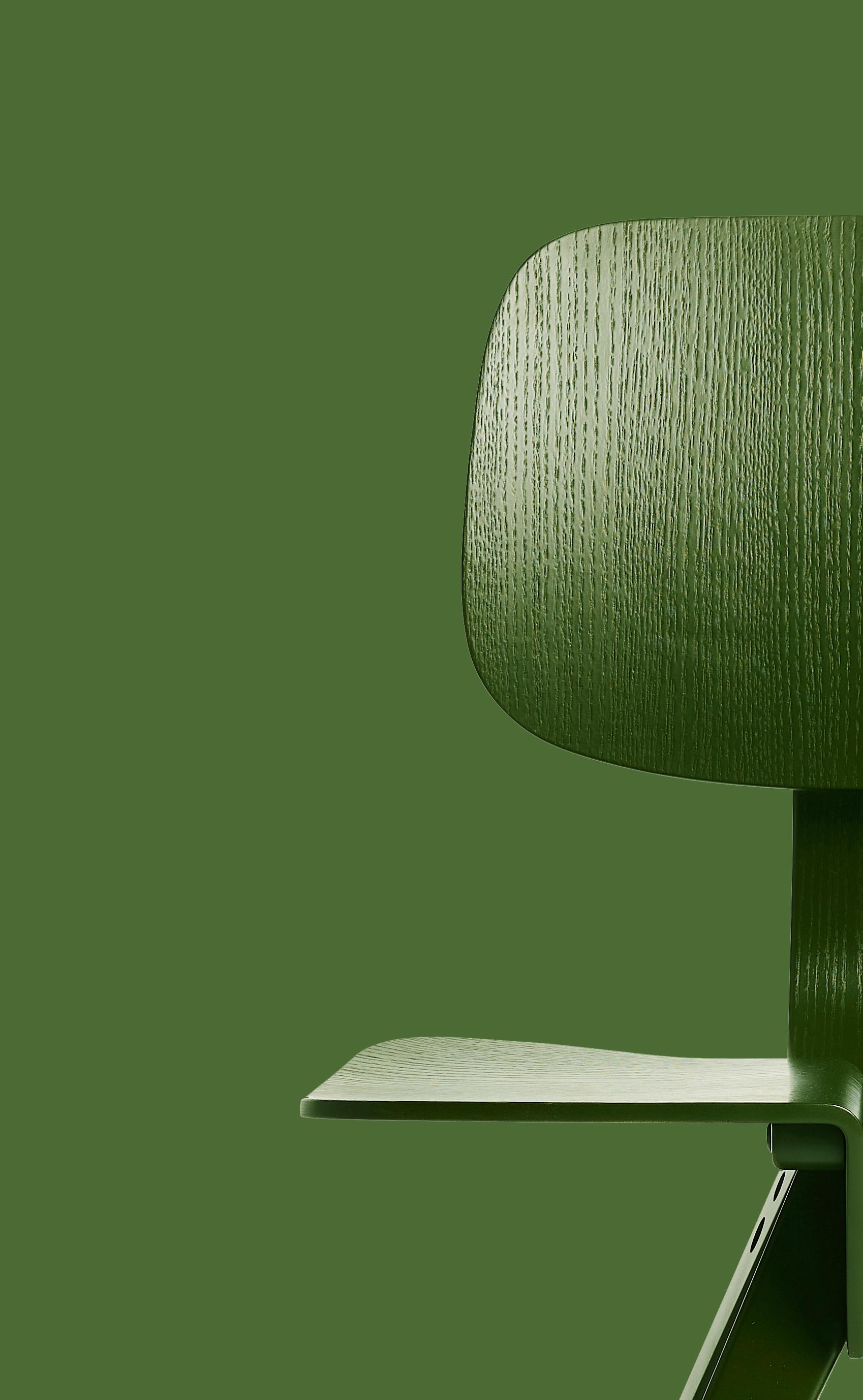 XXIe siècle et contemporain Chaise de salle à manger Mosquito, chêne vert feuille, cadre en bois et contreplaqué, mi-siècle moderne en vente