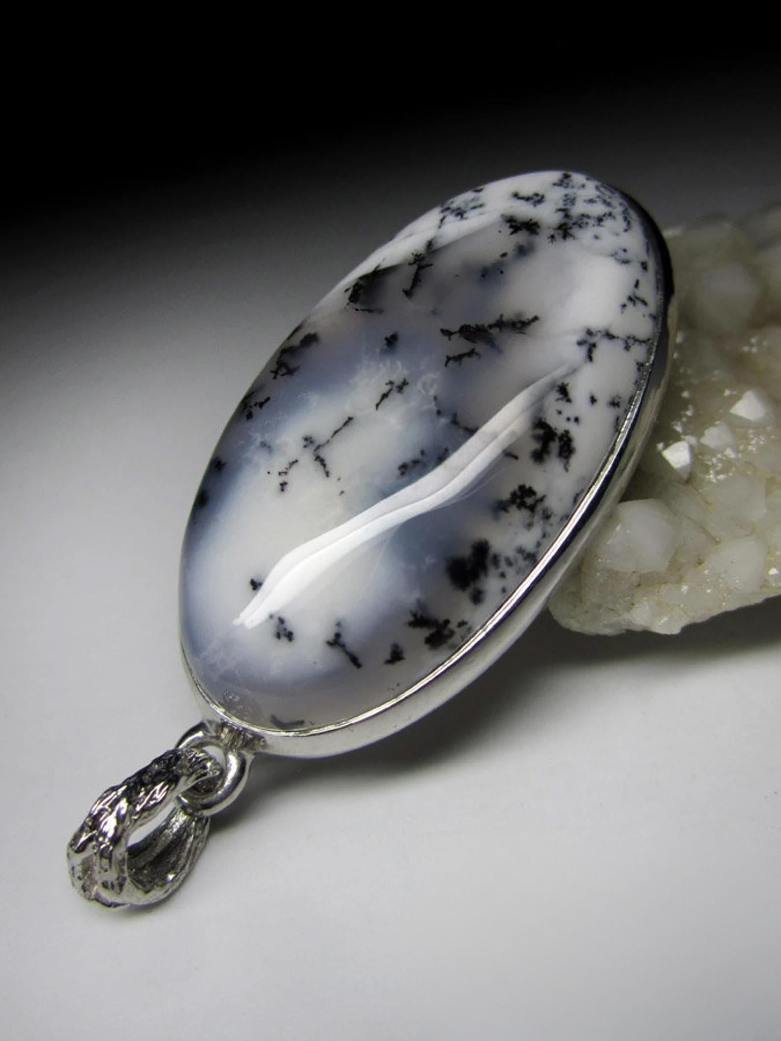 Moss Agate Silver Pendant Natural Chalcedony Gemstone Minimalistic Style For Sale 4
