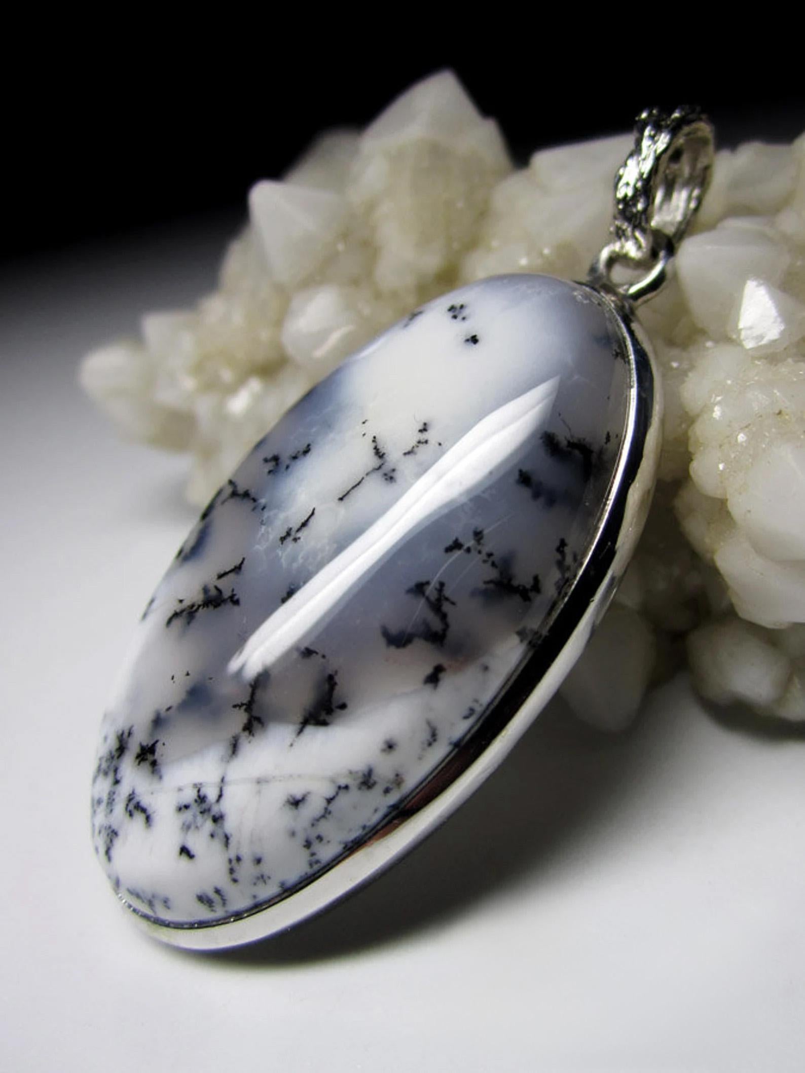 Women's or Men's Moss Agate Silver Pendant Natural Chalcedony Gemstone Minimalistic Style For Sale