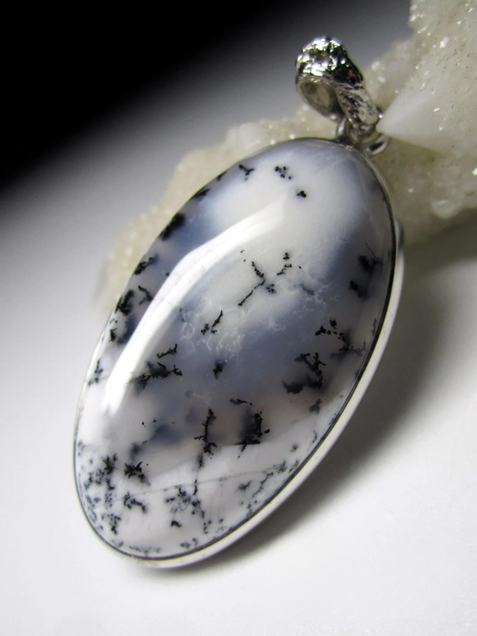 Moss Agate Silver Pendant Natural Chalcedony Gemstone Minimalistic Style For Sale 1