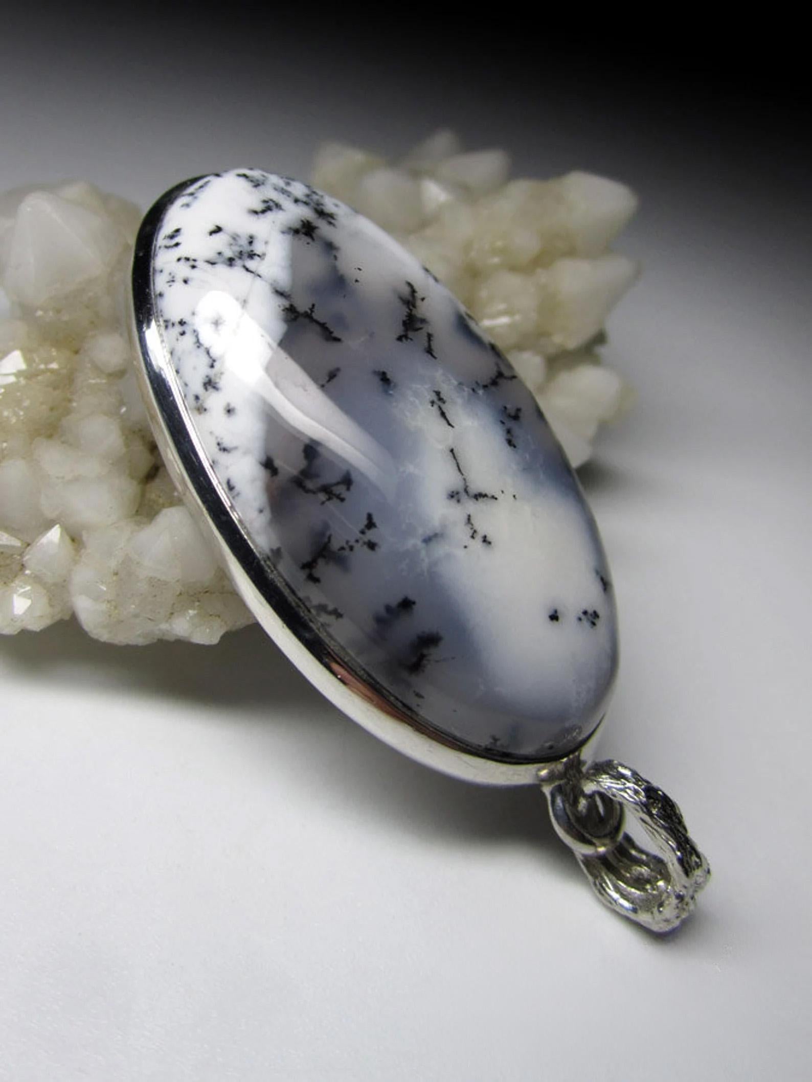 Moss Agate Silver Pendant Natural Chalcedony Gemstone Minimalistic Style For Sale 2