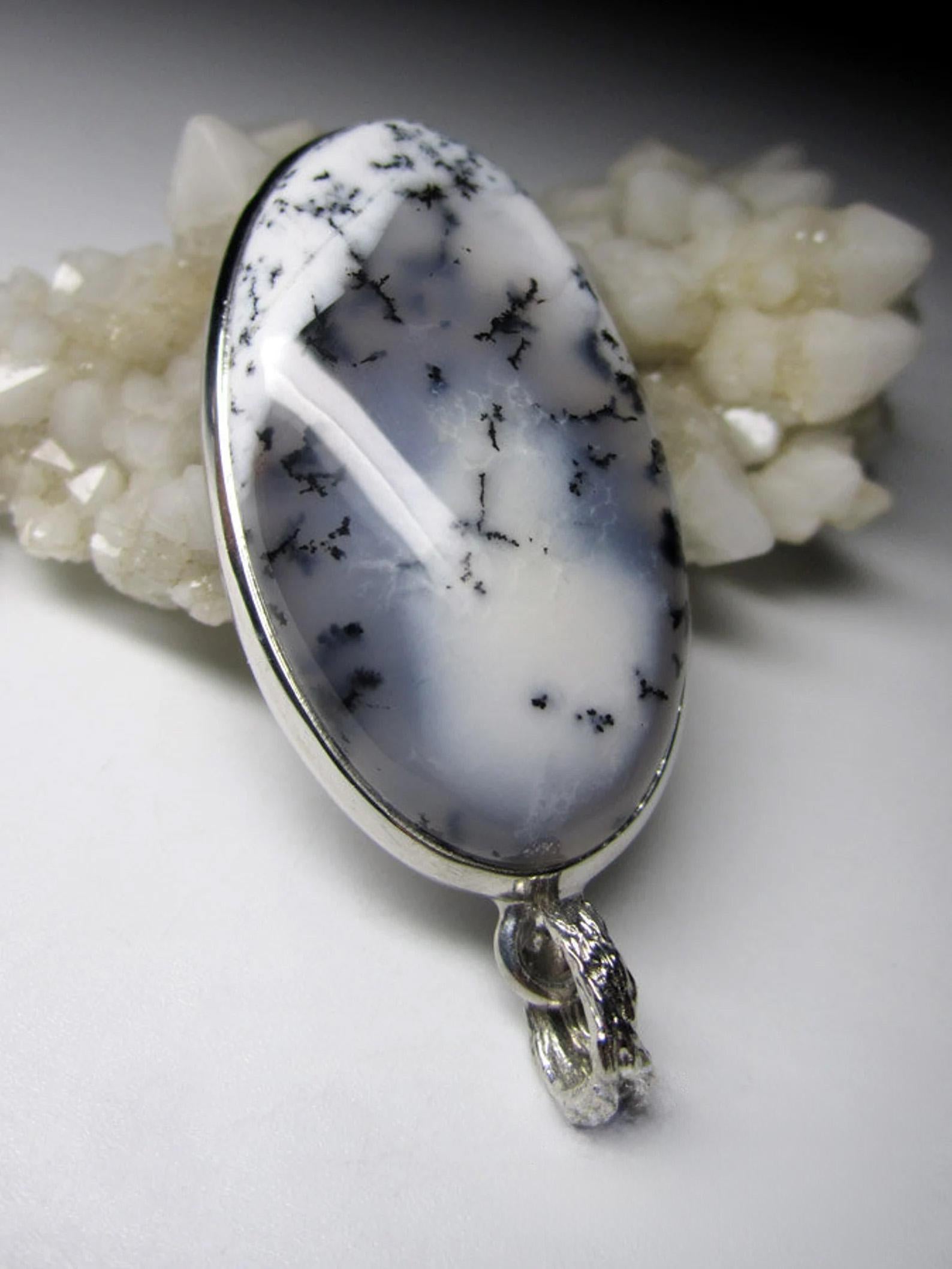 Moss Agate Silver Pendant Natural Chalcedony Gemstone Minimalistic Style For Sale 3