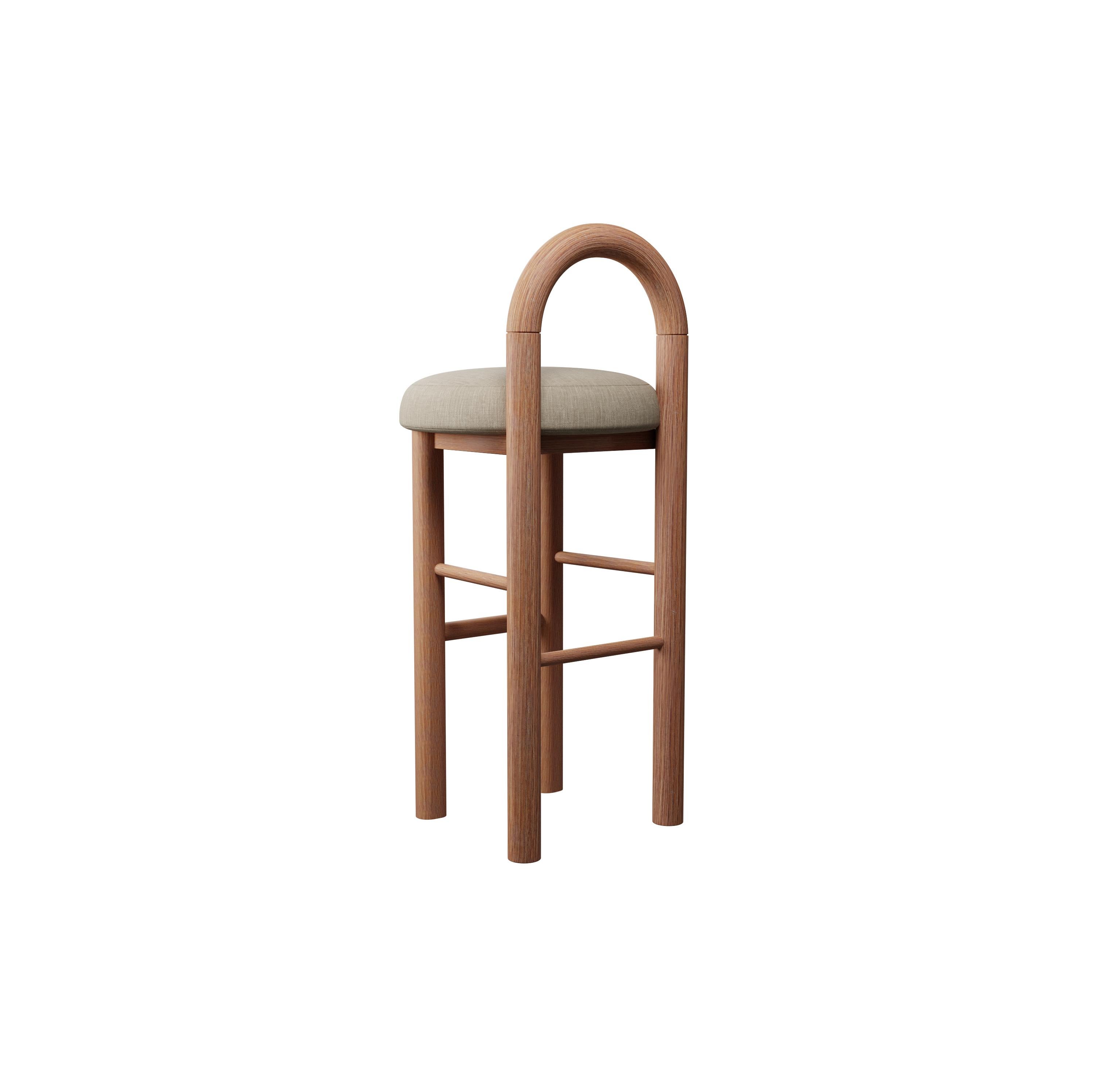 Modern Moss Bar Stool U in Beige plain weave fabric handcrafted by Murmurio For Sale