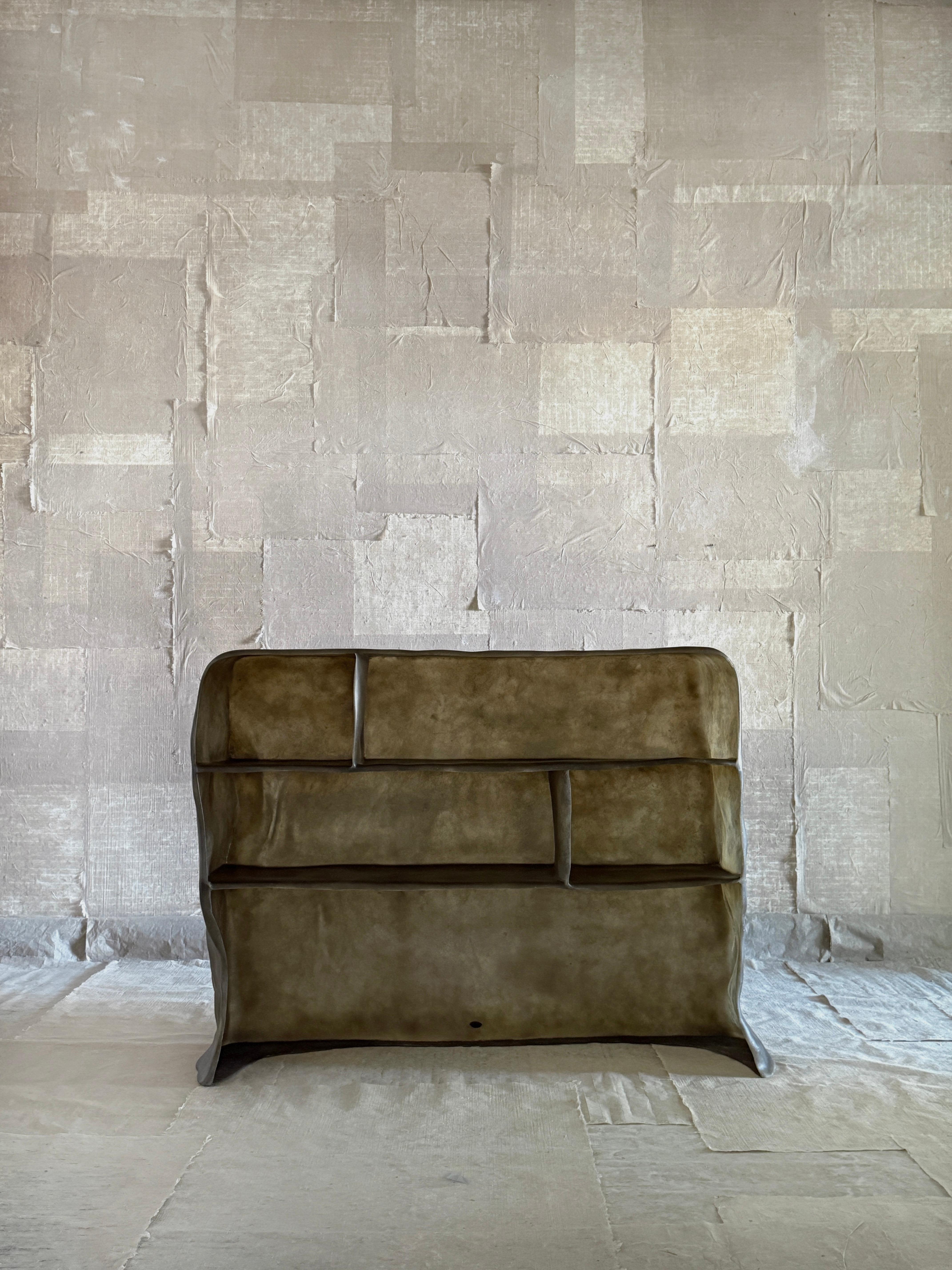 Armadio in fibra di vetro Moss Brown Formless di kar In condizioni Nuovo in vendita a Geneve, CH