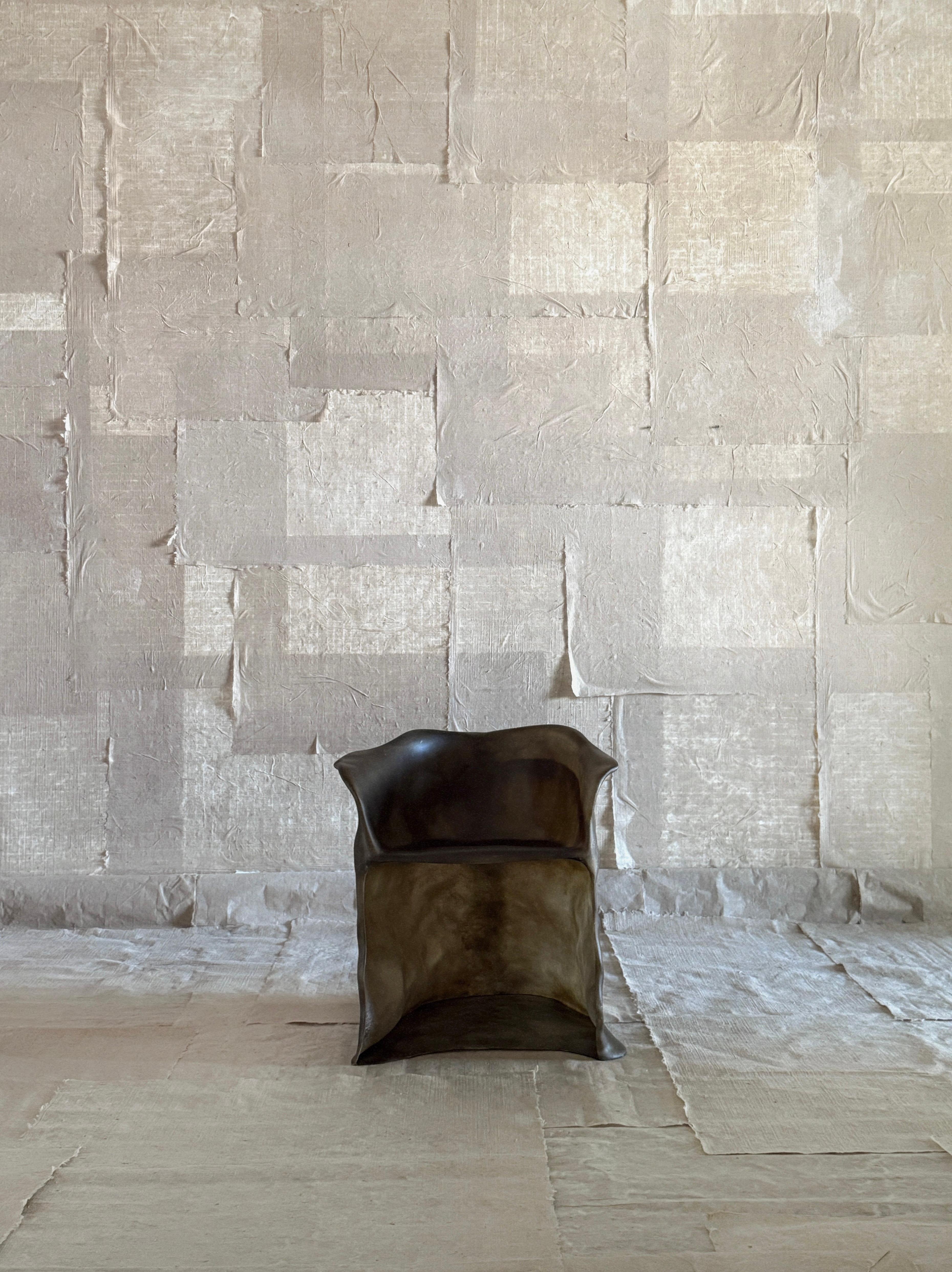 Moderno Sedia in fibra di vetro Moss Brown Formless di kar in vendita