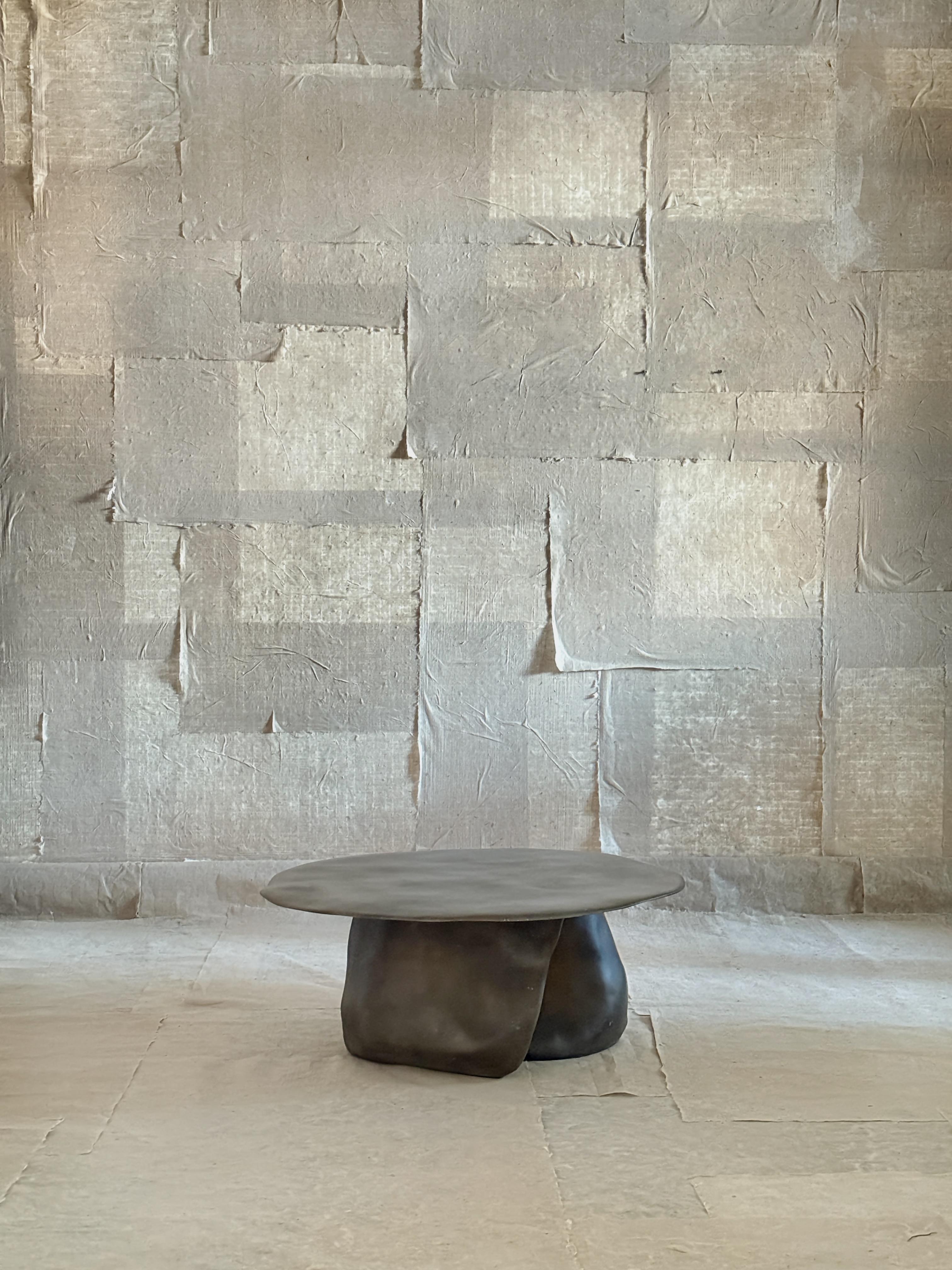 XXIe siècle et contemporain Table basse en fibre de verre Moss Brown Formless par kar en vente