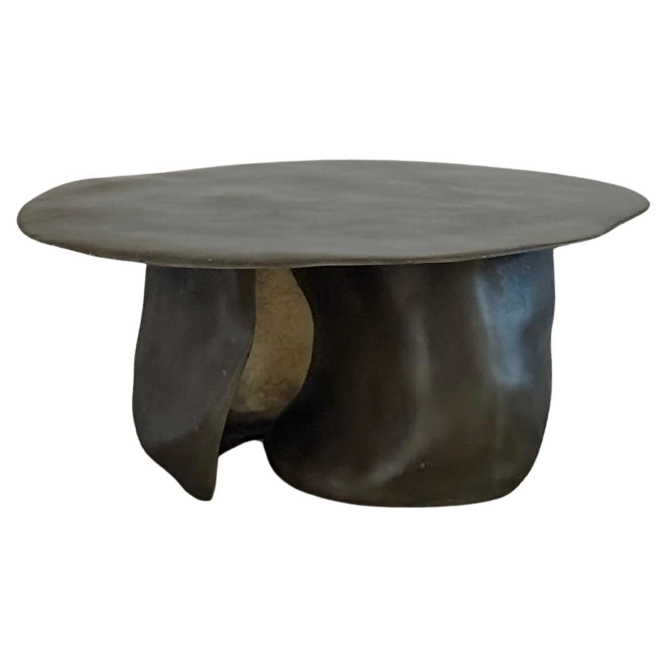Table basse en fibre de verre Moss Brown Formless par kar