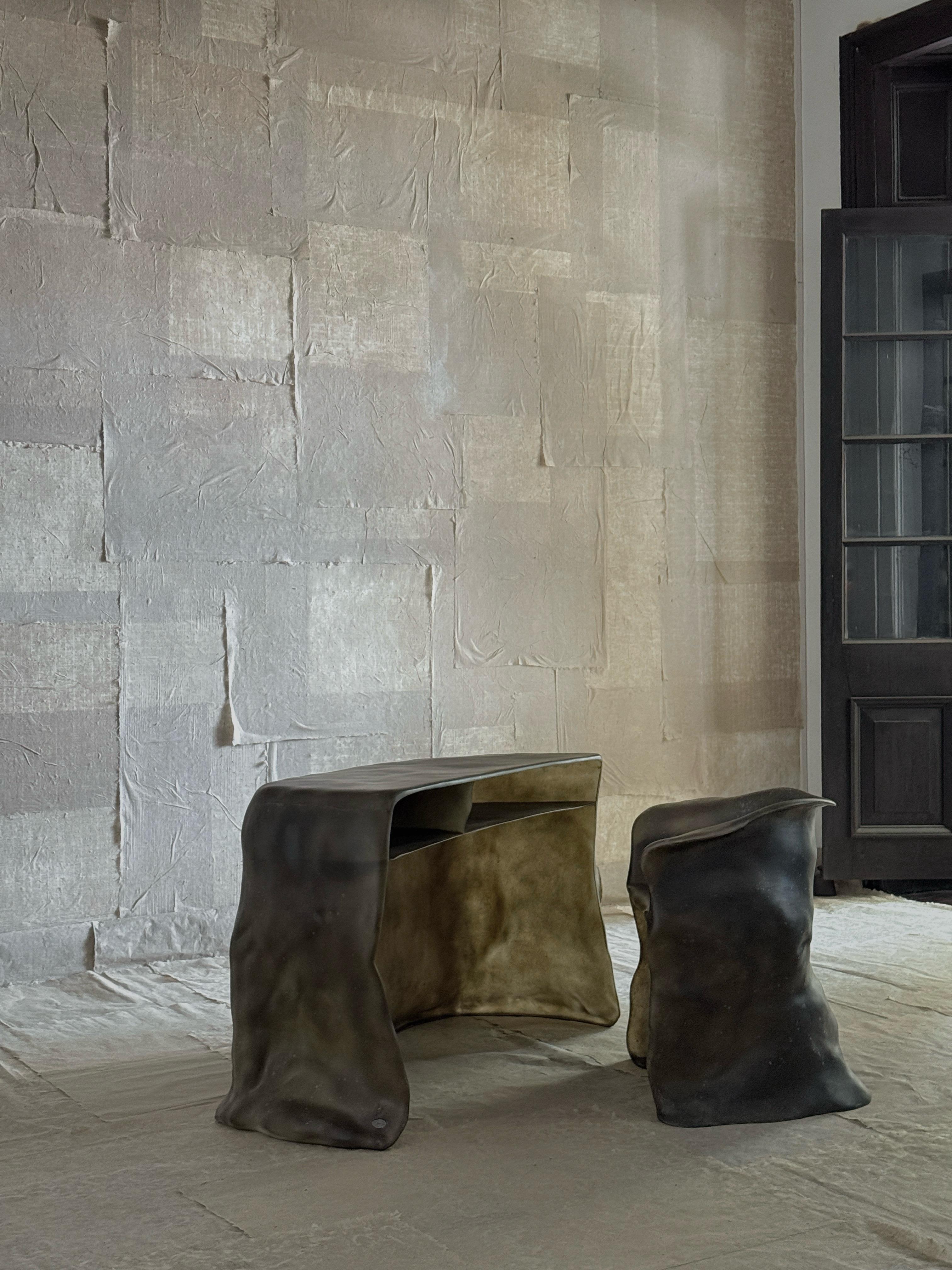 Moosbrauner formloser Schreibtisch aus Fiberglas von kar
Einzigartiges Stück
Abmessungen: B 120 x T 60 x H 75 cm.
MATERIALIEN: Fiberglas.

Erhältlich in den Farben Moosbraun oder Jade. Bitte kontaktieren Sie uns.

Da jedes Stück von Hand gefertigt