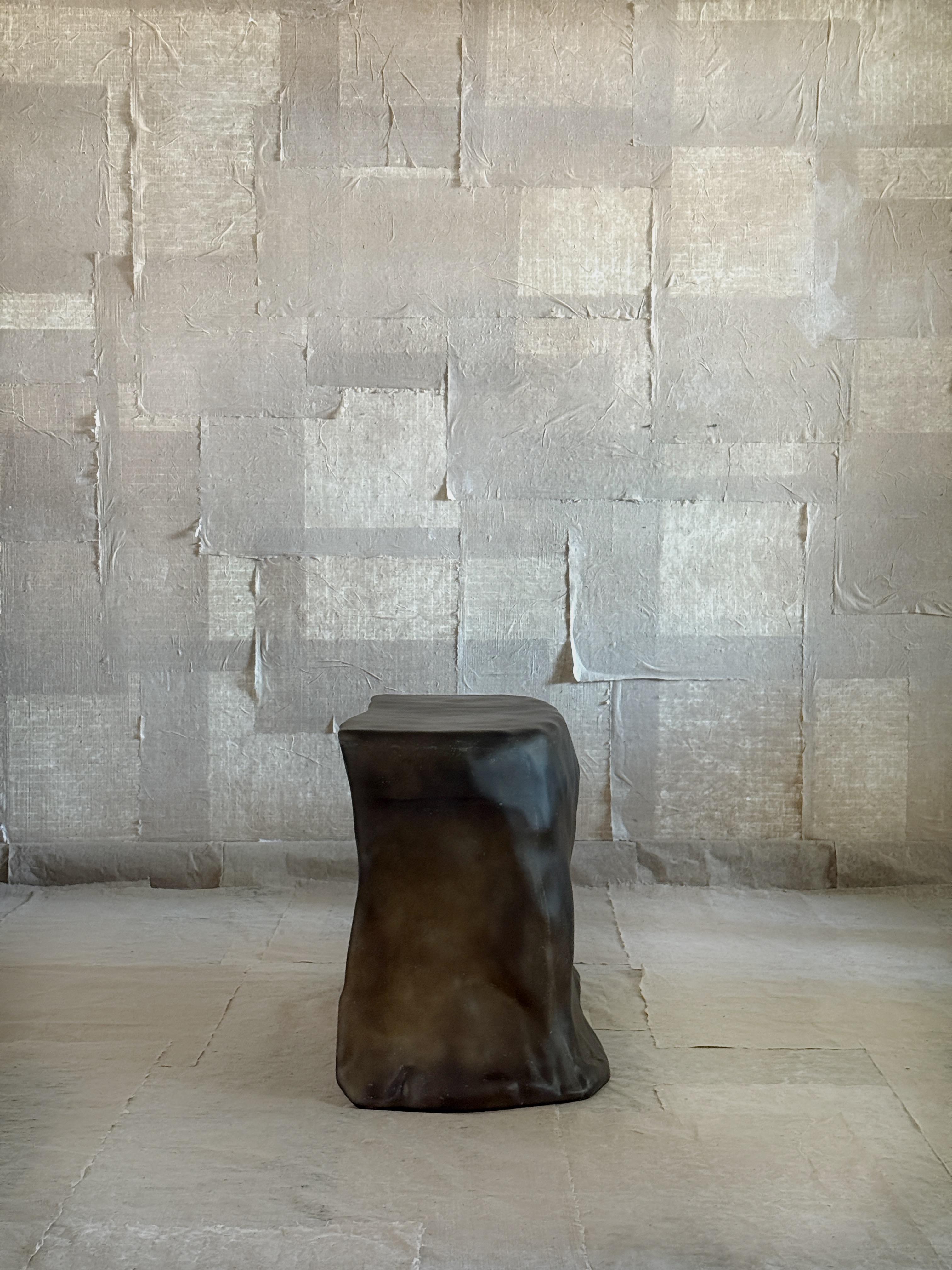 Moosbrauner formloser Schreibtisch aus Fiberglas von kar (Moderne) im Angebot