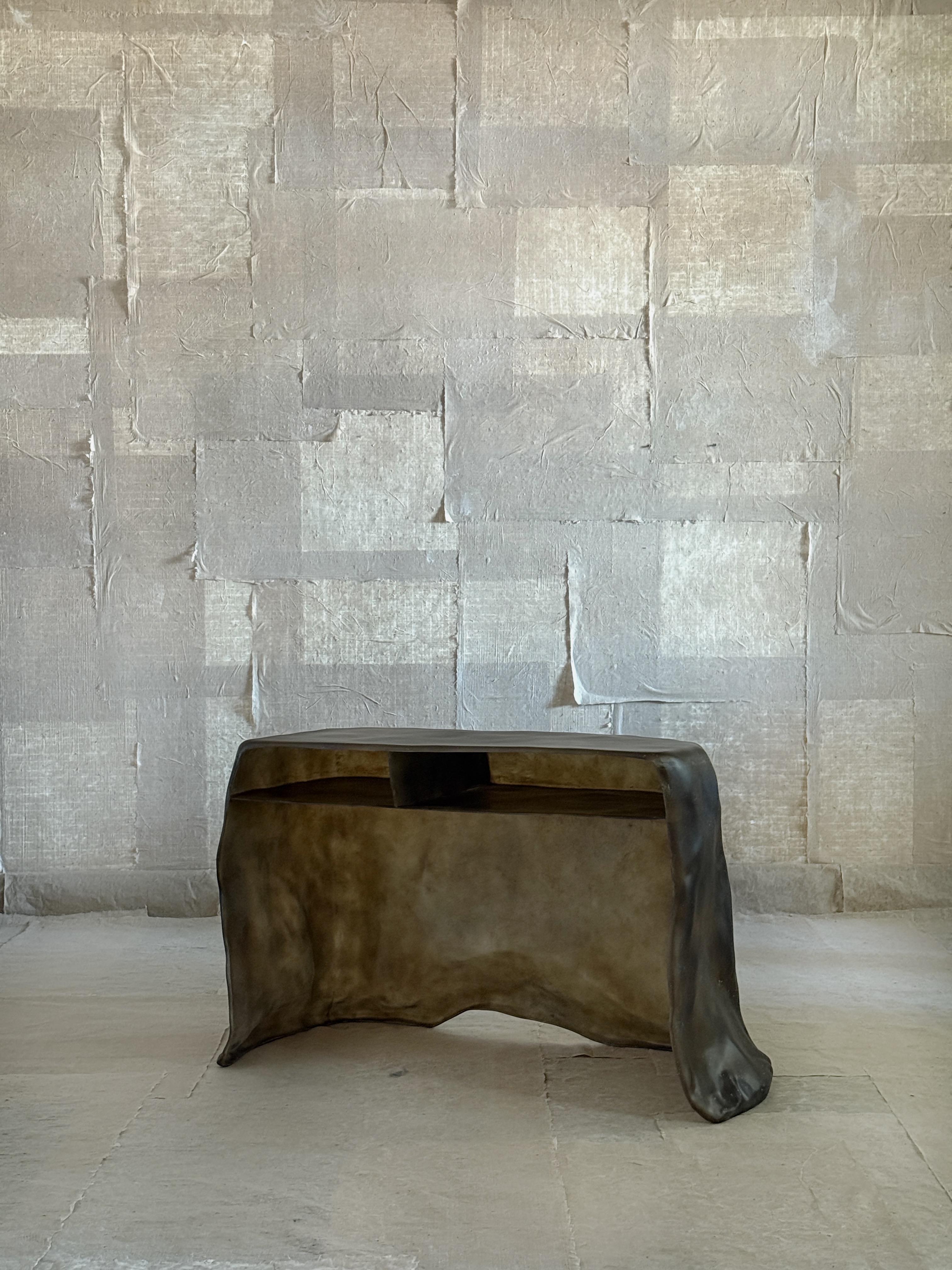 Moosbrauner formloser Schreibtisch aus Fiberglas von kar (Chinesisch) im Angebot