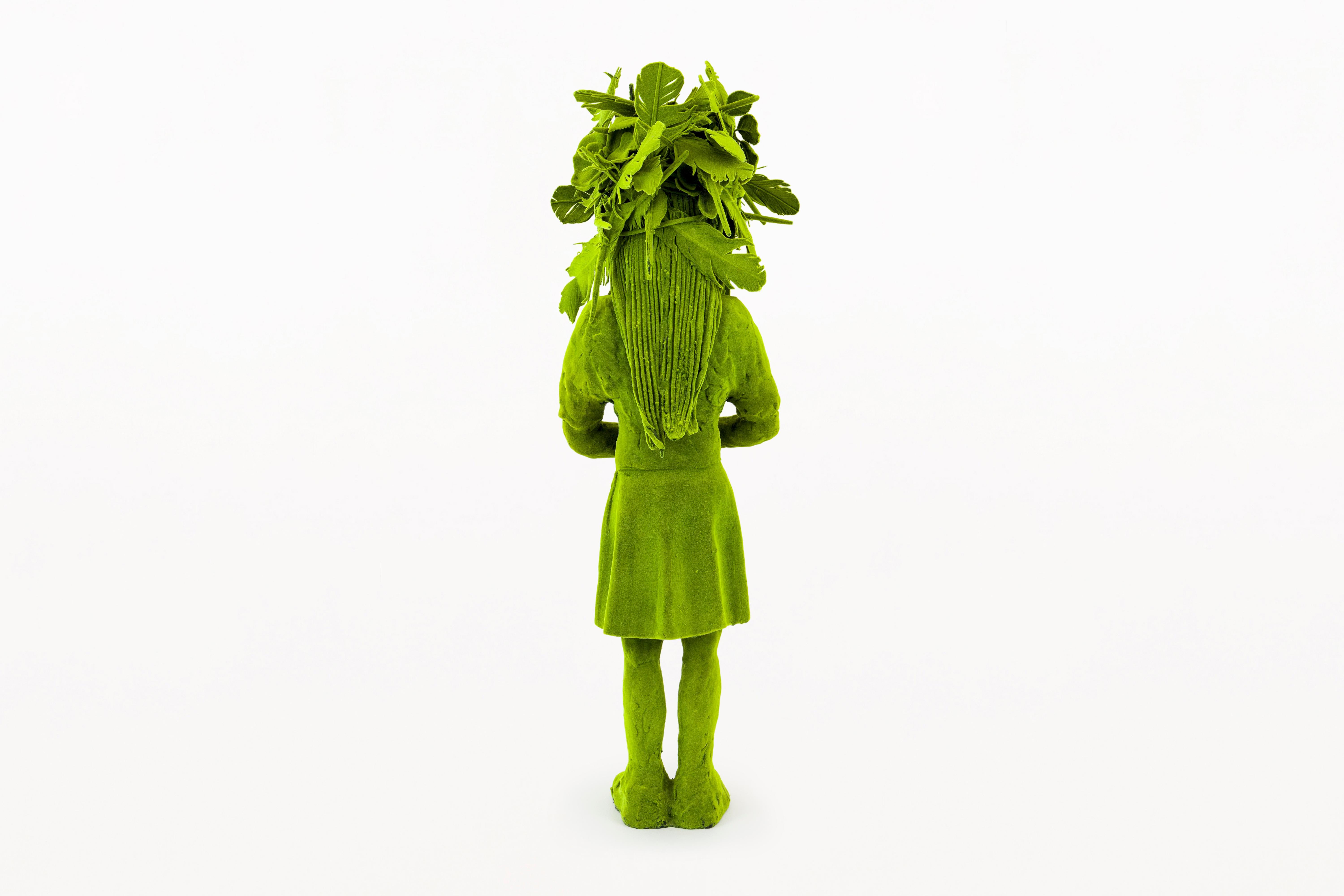 Escultura Chica de musgo de Kim Simonsson, hacia 2020, Finlandia Finlandés en venta