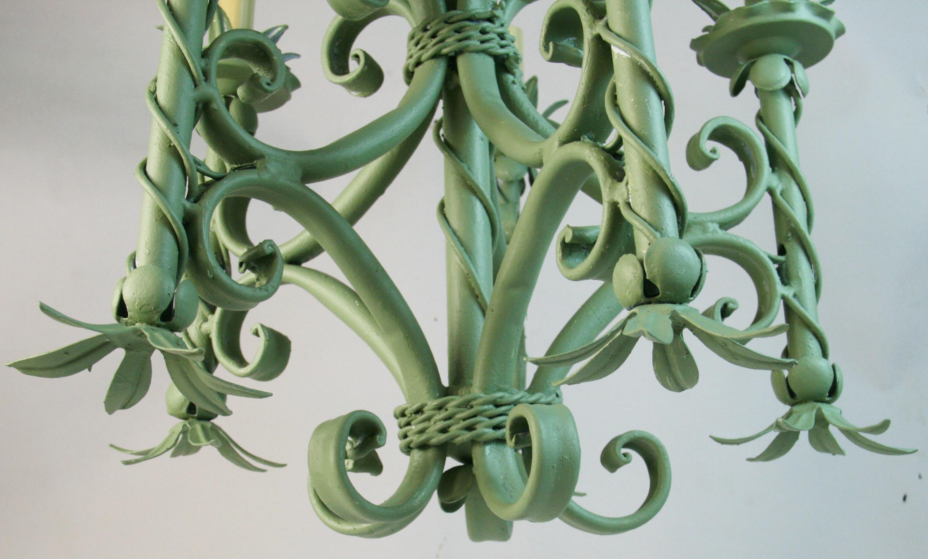 Lustre français à 5 feuillages et vignes vert mousse en vente 5