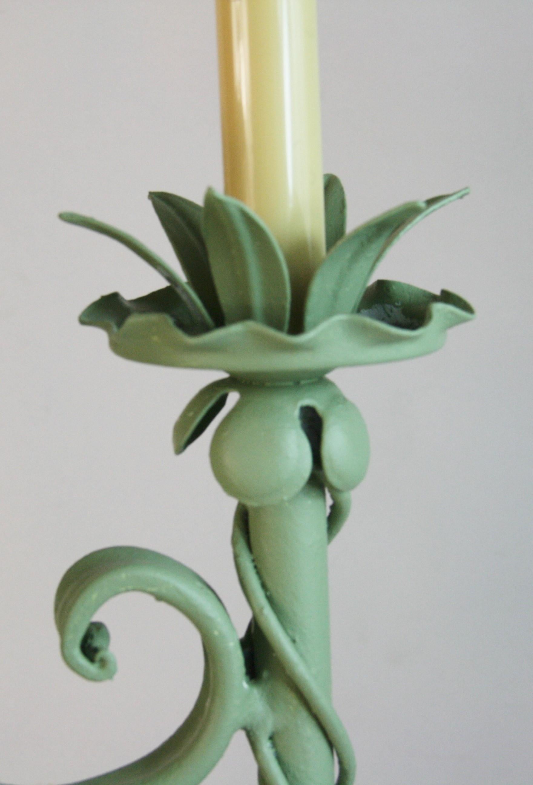 Lustre français à 5 feuillages et vignes vert mousse en vente 7