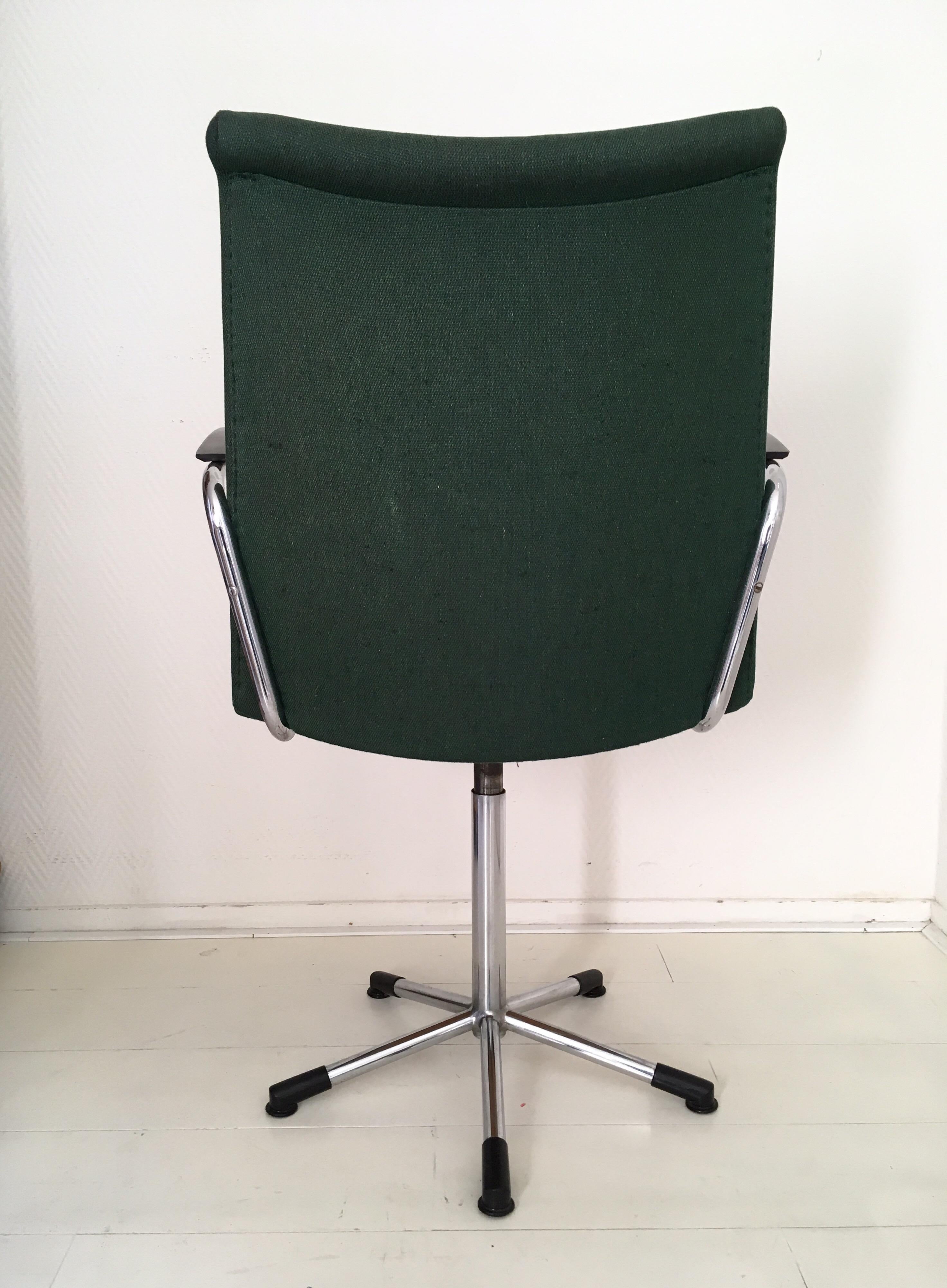 moss green office chair
