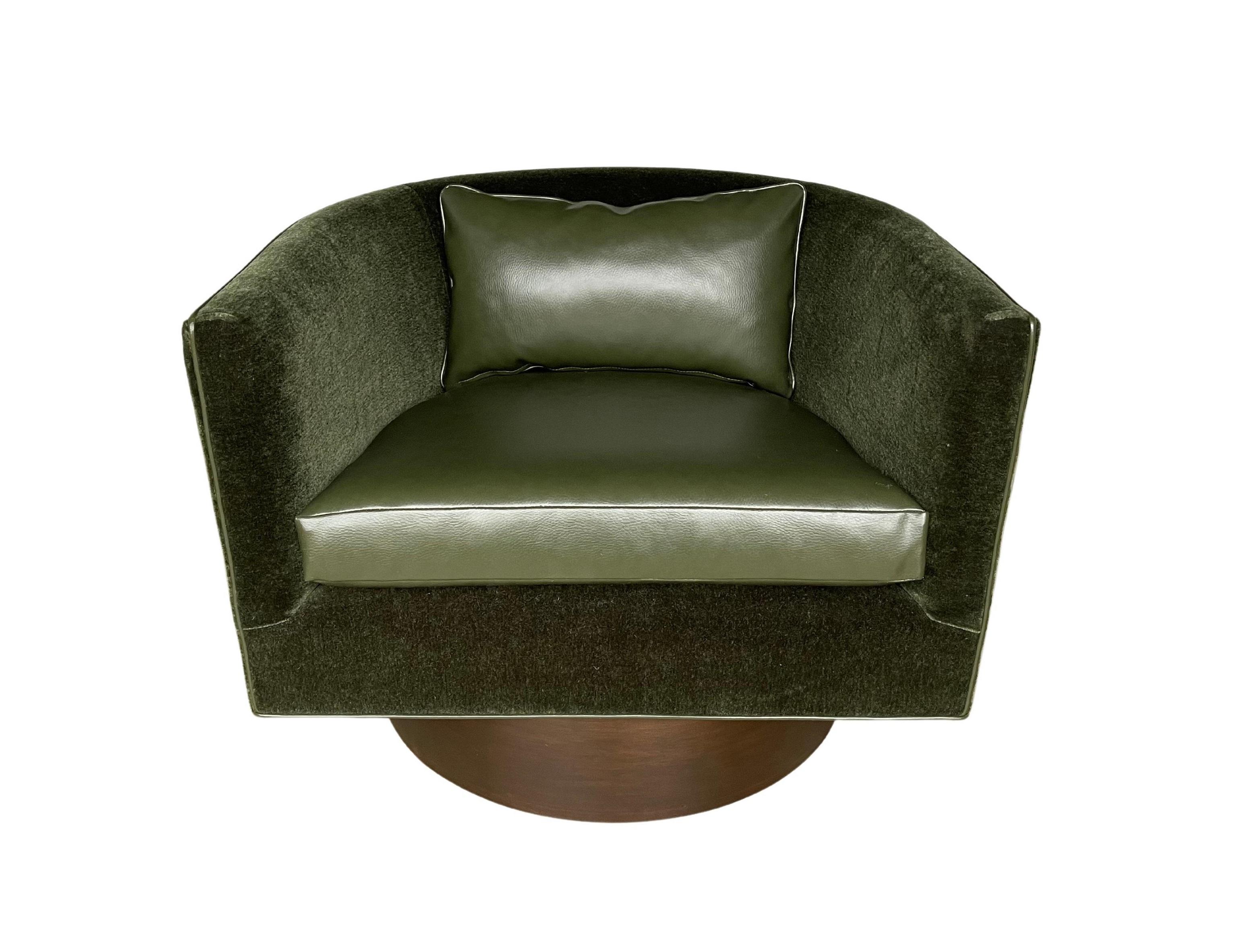 Moss Green Mohair Swivel Chairs by Milo Baughman, Pair 2