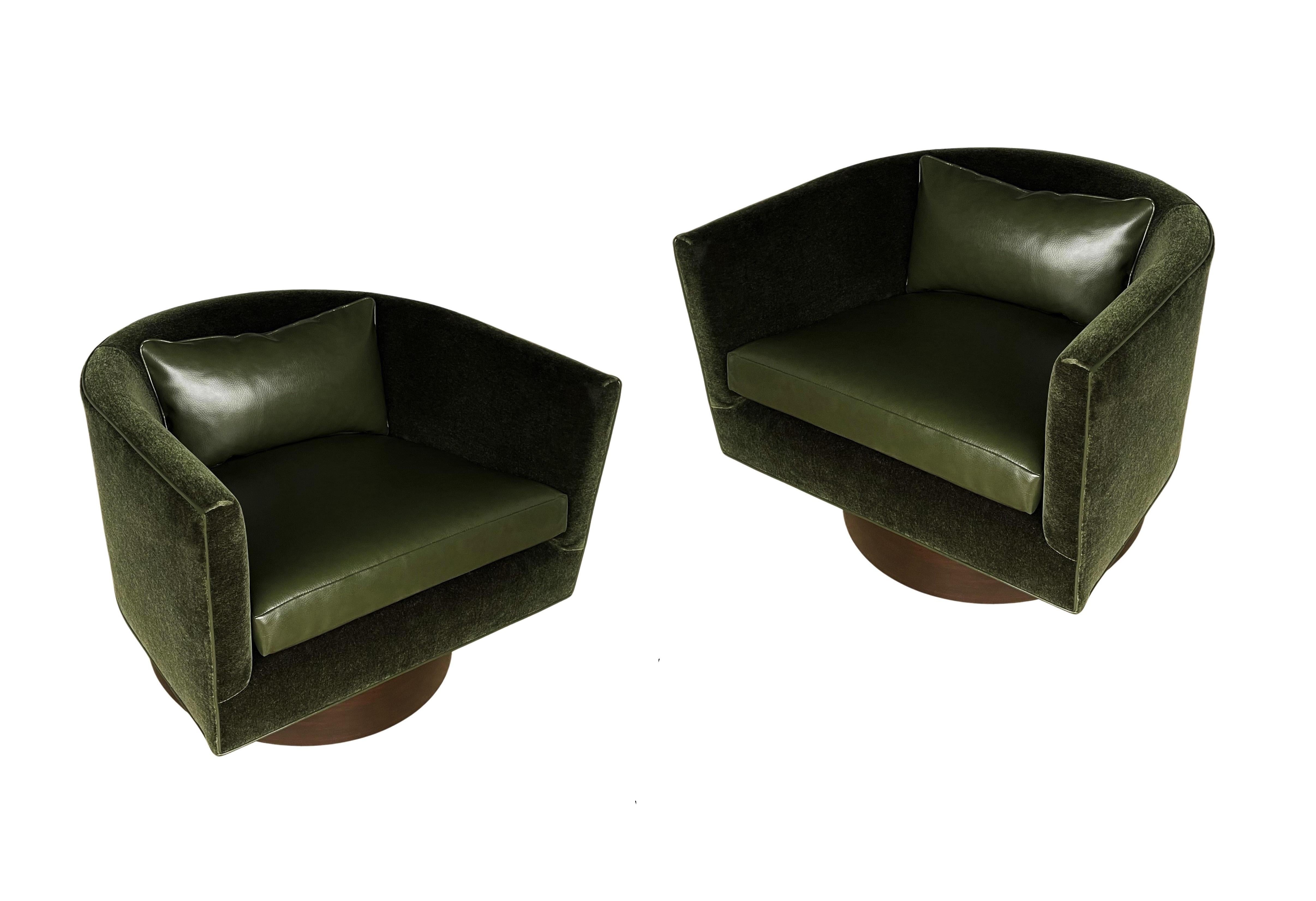 Mid-Century Modern Moss Green Mohair Swivel Chairs by Milo Baughman, Pair