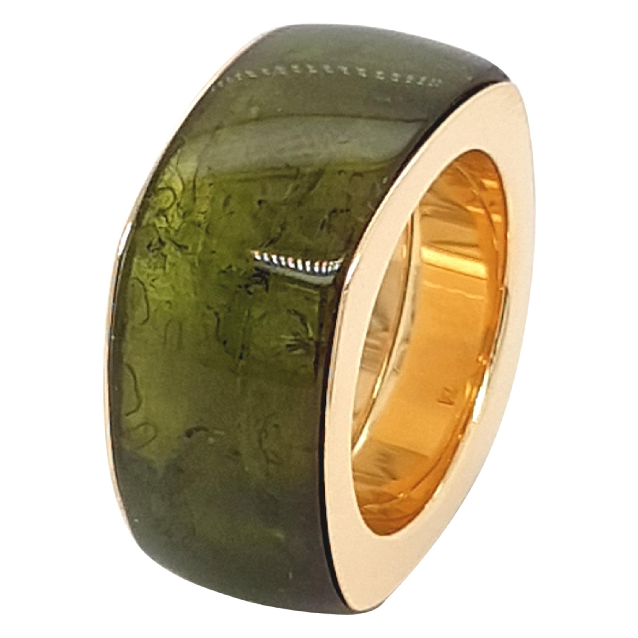 Moss Green Tourmaline Band Ring with 18 Carat Yellow Gold, Cushion, ONE PIECE