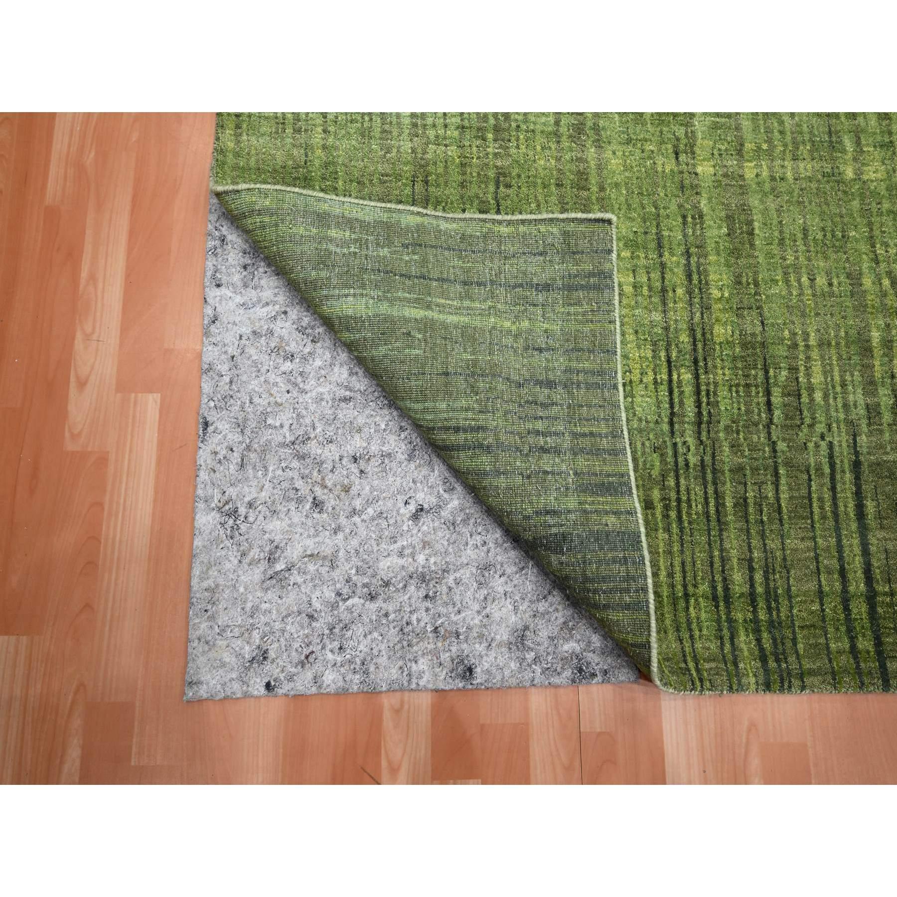 Indien Tapis oriental vert mousse à motif d'ombre verticale noué à la main 9' x 12'3