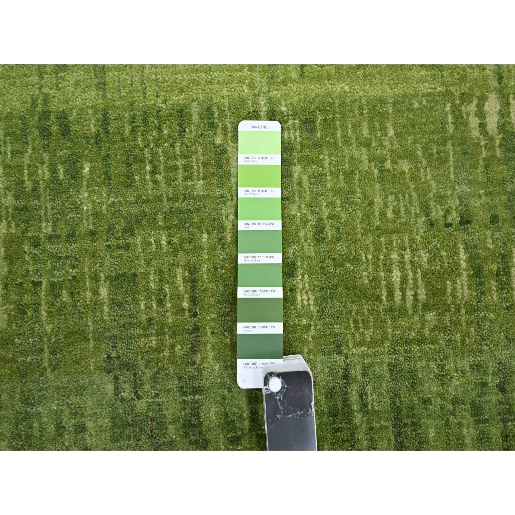 XXIe siècle et contemporain Tapis oriental vert mousse à motif d'ombre verticale noué à la main 9' x 12'3