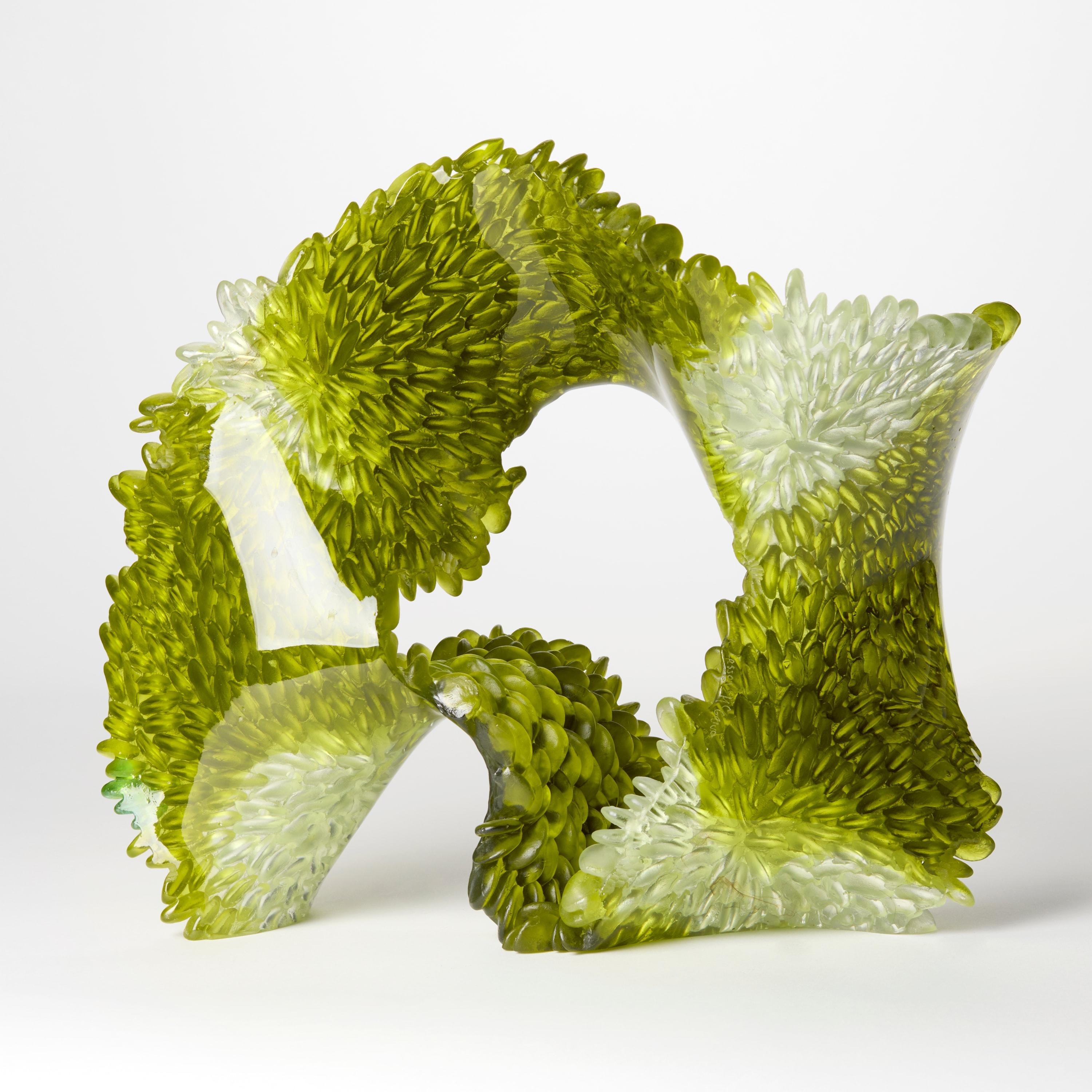 Calco Moss Greens III, scultura in vetro verde e trasparente di Nina Casson McGarva in vendita
