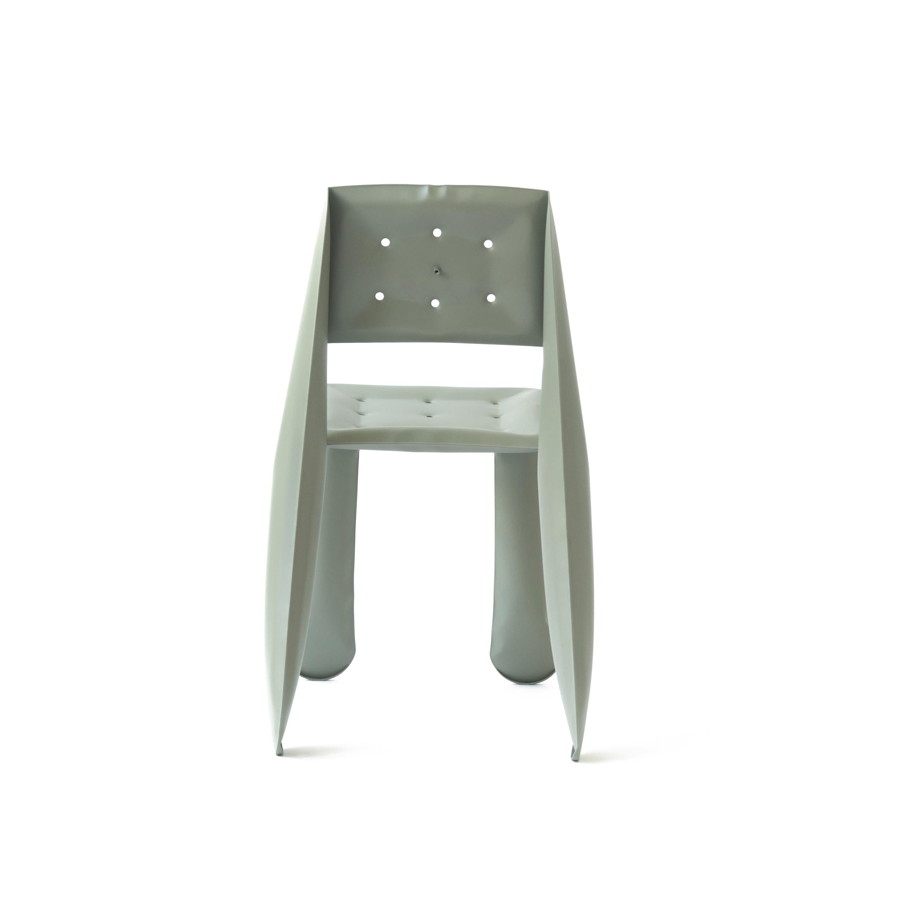 Silla escultural Chippensteel 0,5 de acero al carbono gris musgo by Zieta Recubrimiento de polvo en venta