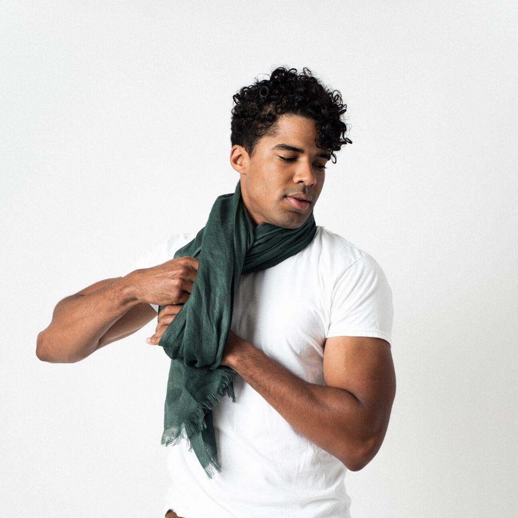 Écharpe artisanale classique tissée à la main Moss Linen Unisexe en vente