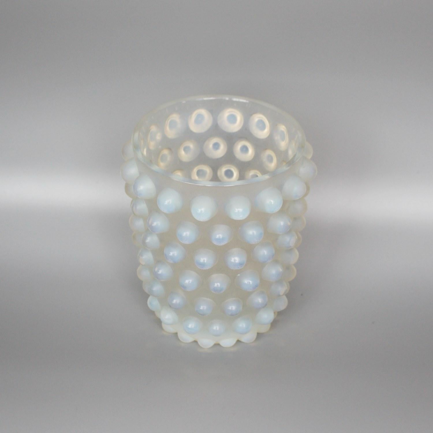 French 'Mossi' an Art Deco Opalescent Glass Vase by René Lalique, circa 1933