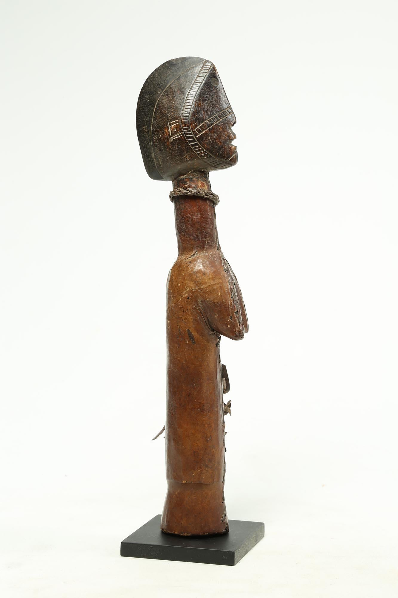 Tribal Mossi Doll Burkina Faso, Early 20th Century, Africa Great Stylized Face Leather For Sale